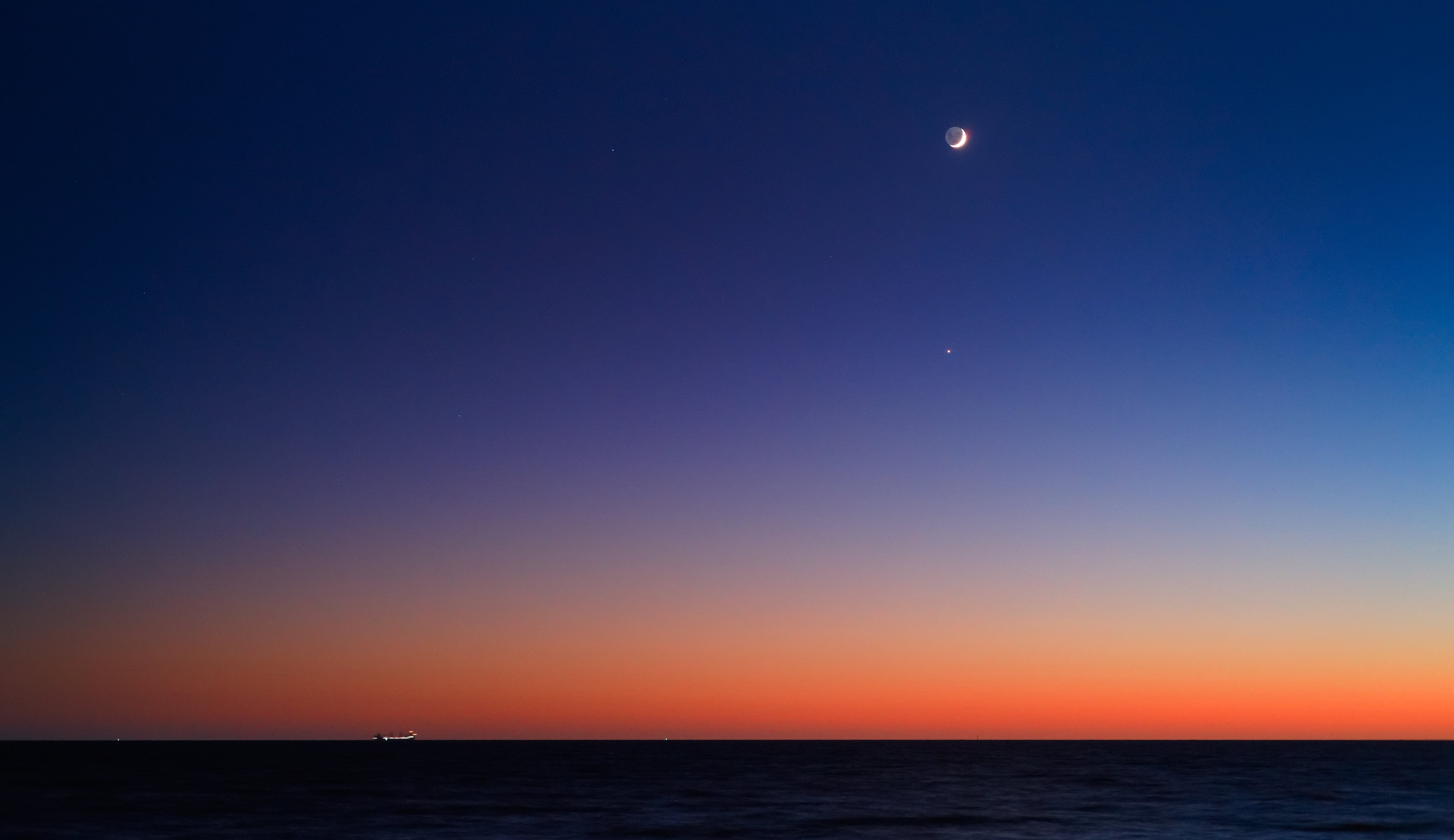 dusk, 5K, Regul, coastline, Venus, moon, cloud - Sky, wave, horizon Over Water, ship, reflection, vacations, landscape, outdoors, space, scenics, seascape, HD Wallpaper
