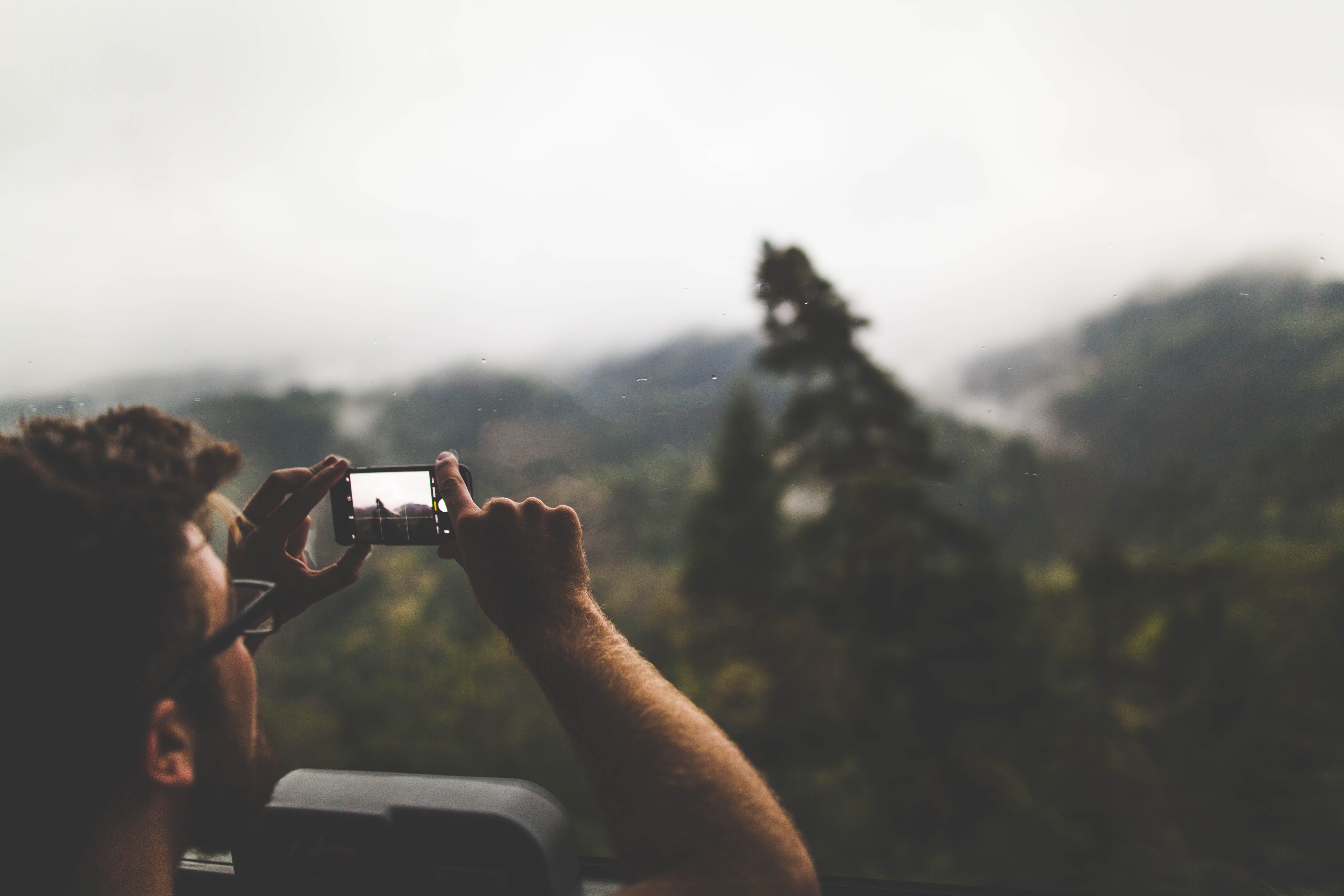 photographic equipment, scenics, one Person, technology, outdoors, selective, looking, photography themes, focus, mobile phone, holding, trees, android, HD Wallpaper