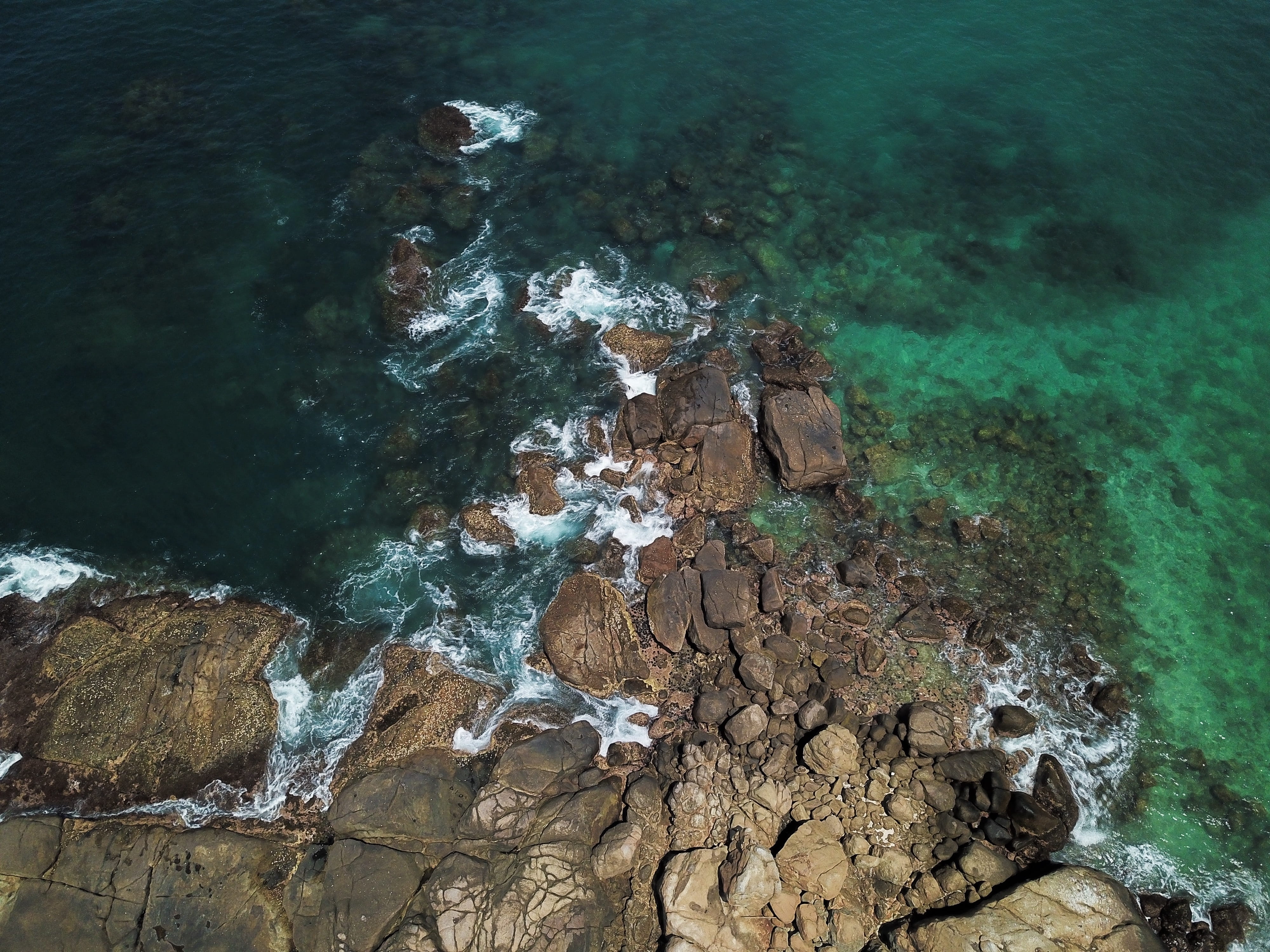 beauty in nature, no people, promontory, power in nature, turquoise colored, non-urban scene, plant, rock formation, coral reef, tranquility, water, outdoors, HD Wallpaper