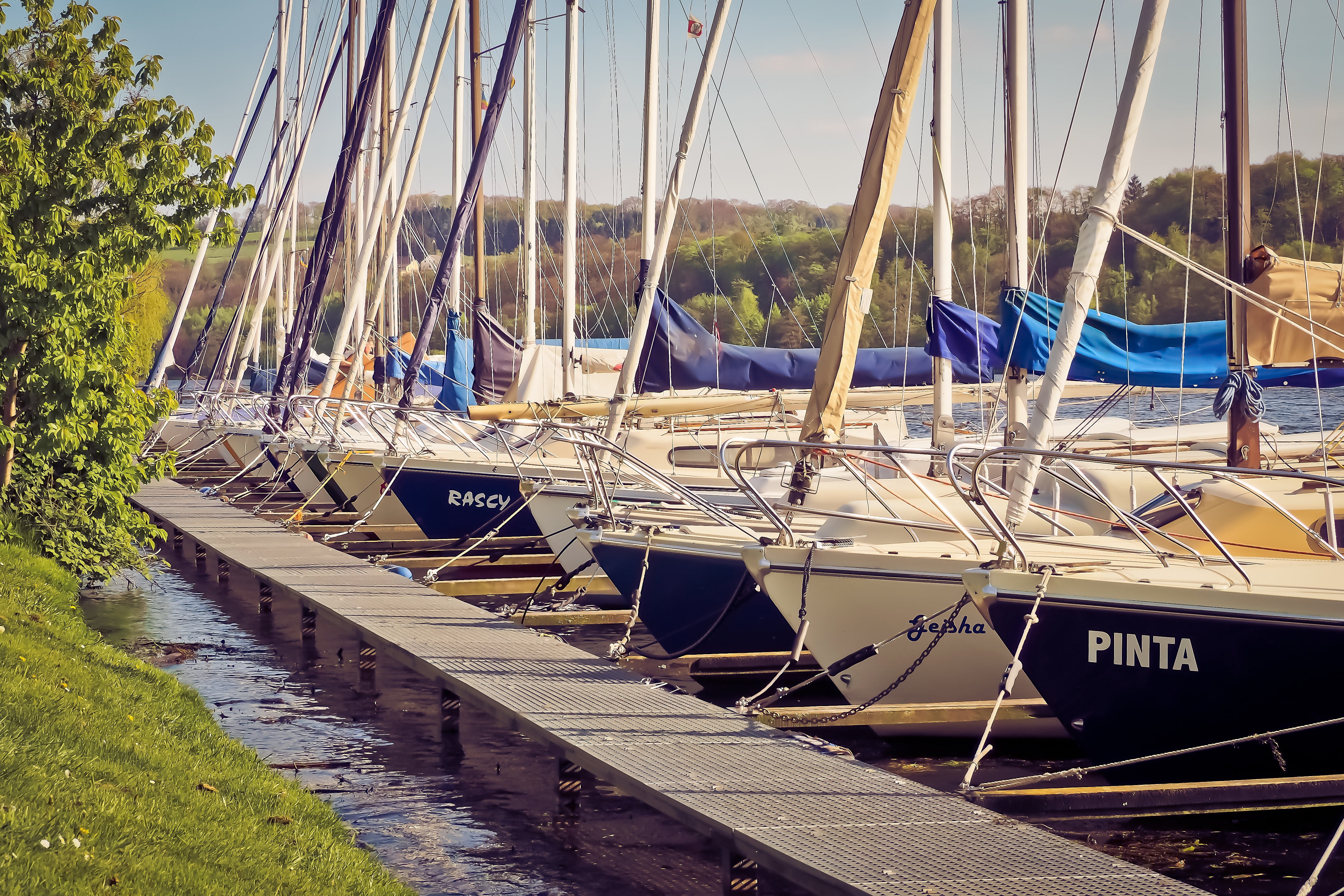 sky, idyllic, relaxed, leisure, mode of transportation, anchorage, pole, web, lake, bank, outdoors, yacht, dew, boat mast, create, ship, rope, day, sailboat, HD Wallpaper