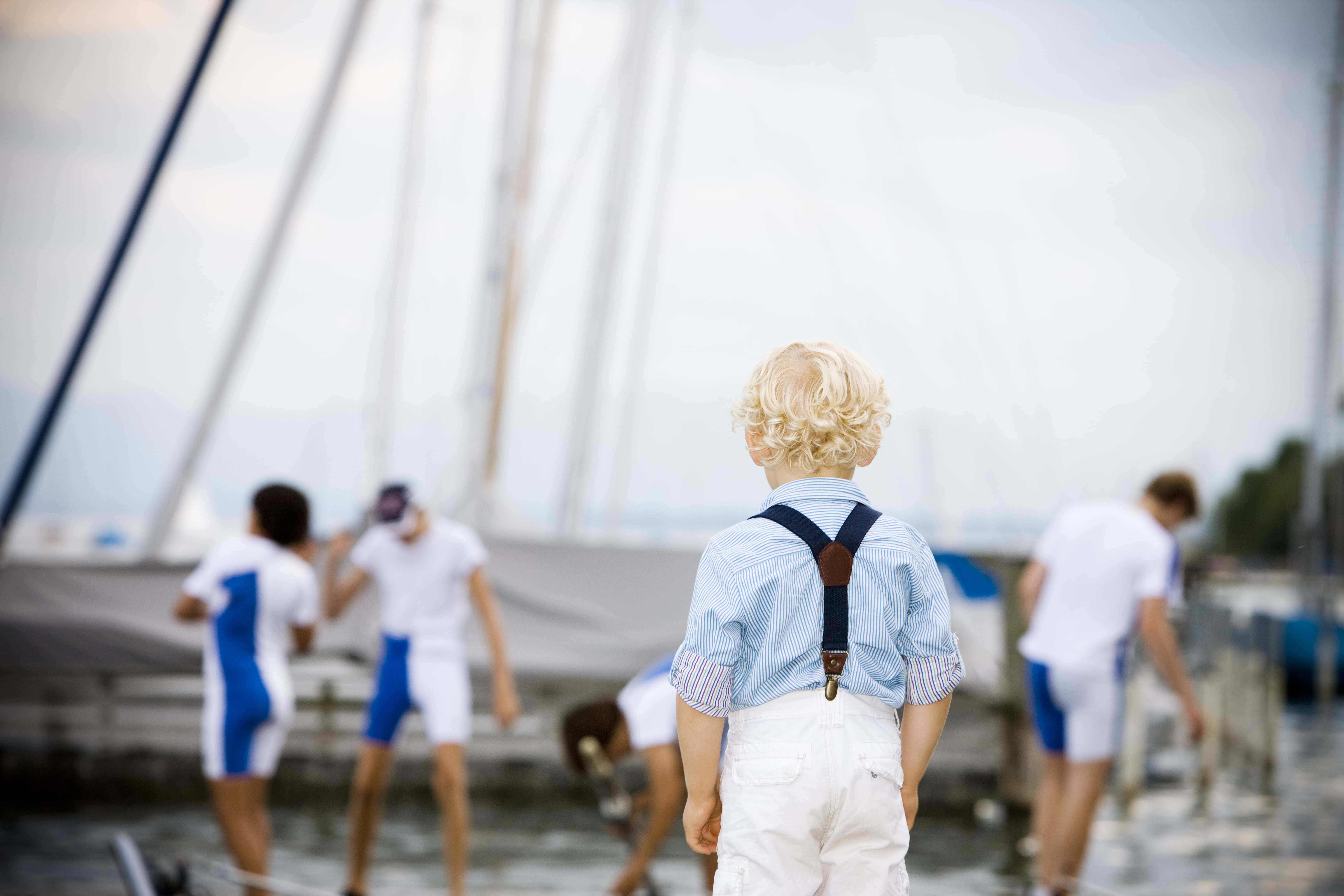 outdoors, group of people, sport, real people, shirt, adult, three quarter length, near, nature, lake, focus on foreground, port, blond, water sports, childhood, HD Wallpaper