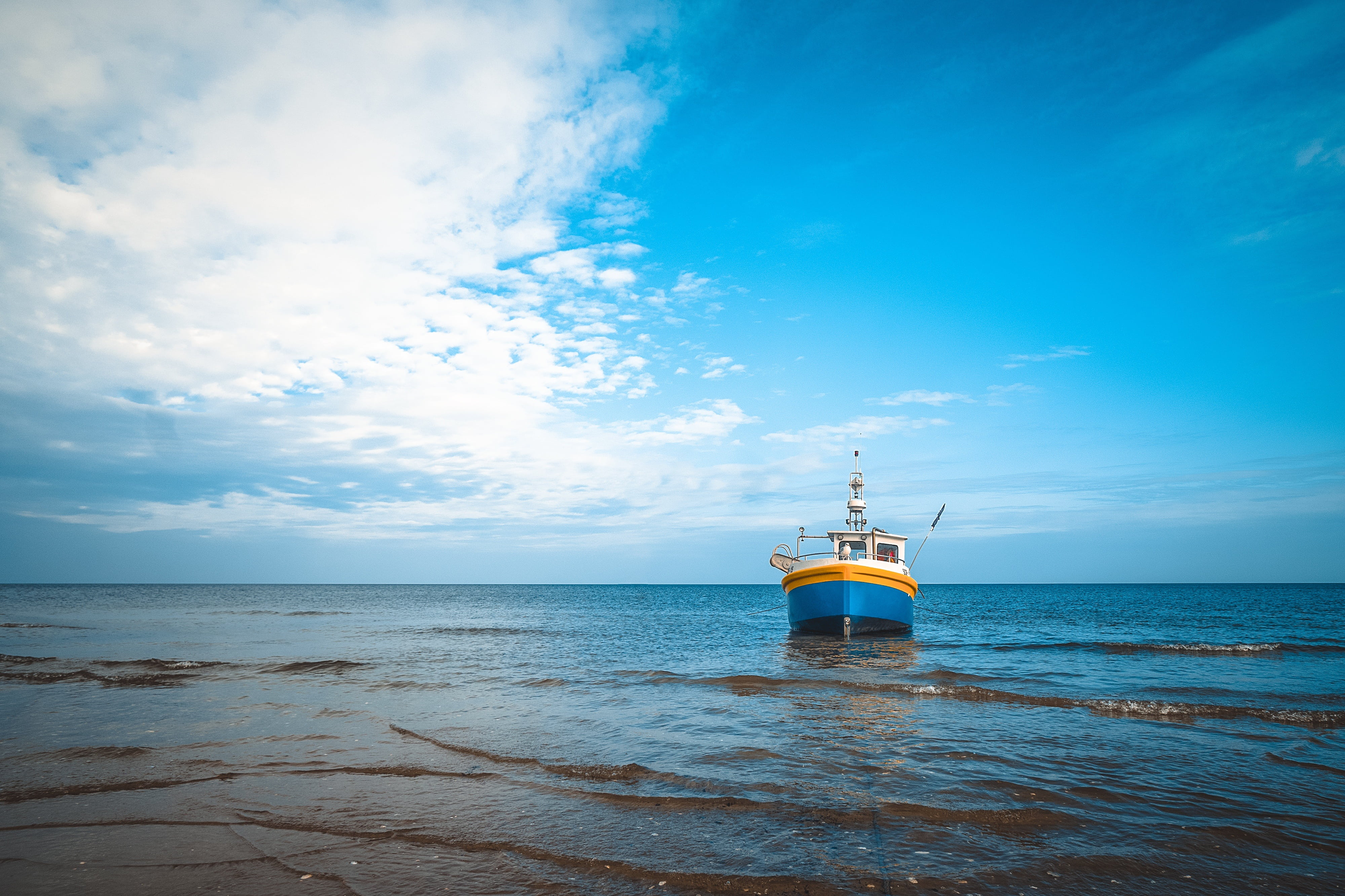 ocean, scenics, horizon, seascape, coast, scenic, poland, waves, seaside, surface, reflection, 4K, no people, sand, tranquil, ship, color, day, nobody, HD Wallpaper