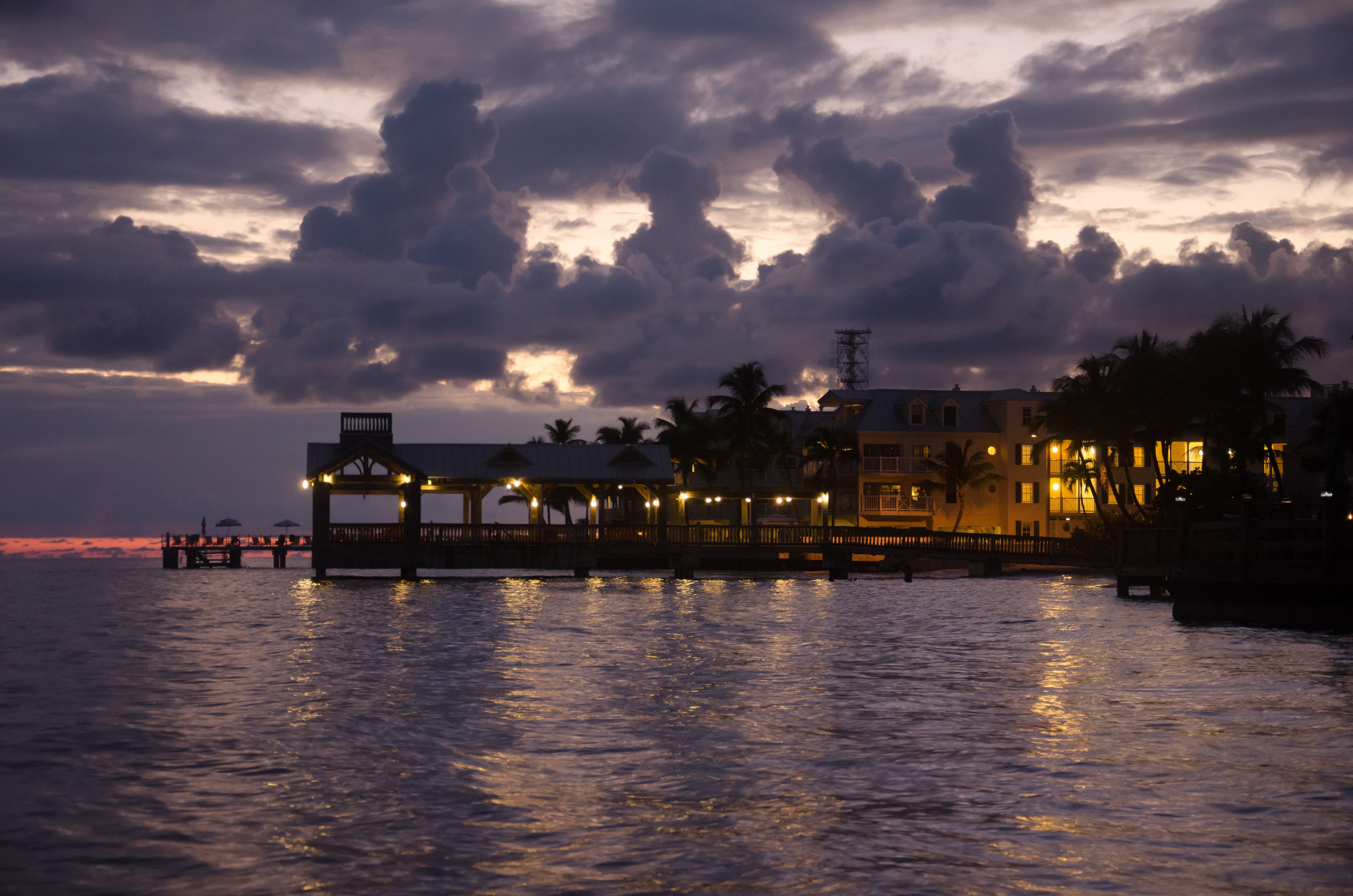 bar, architecture, 4K, florida, scenics - nature, beach, illuminated, no people, hotel, atmospheric, evening sky, cloud - sky, ominous, sea, waterfront, HD Wallpaper