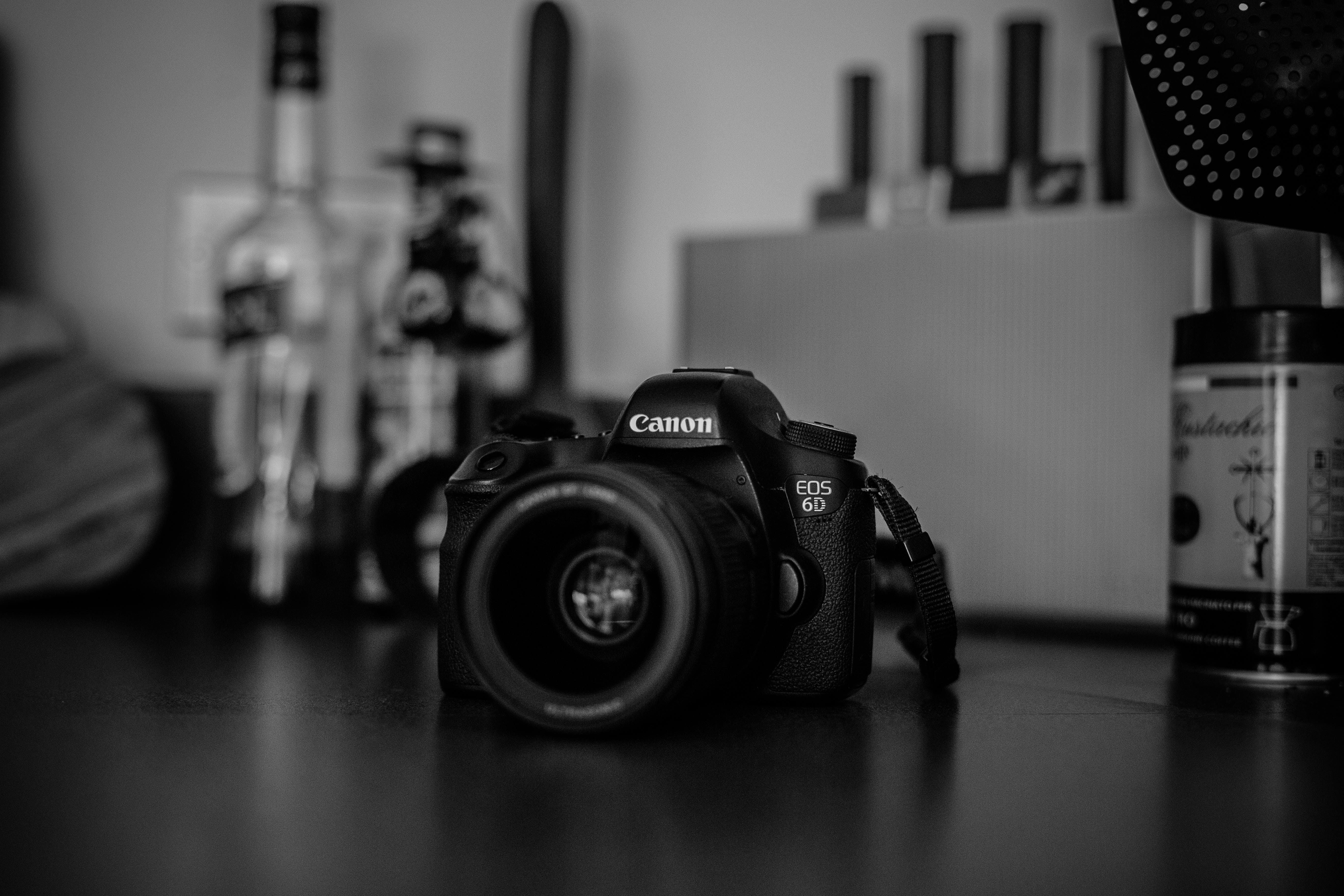 still life, hardwood, d, focus on foreground, lens - optical instrument, greyscale, b+w, indoors, western script, monitor, photography themes, slr camera, HD Wallpaper