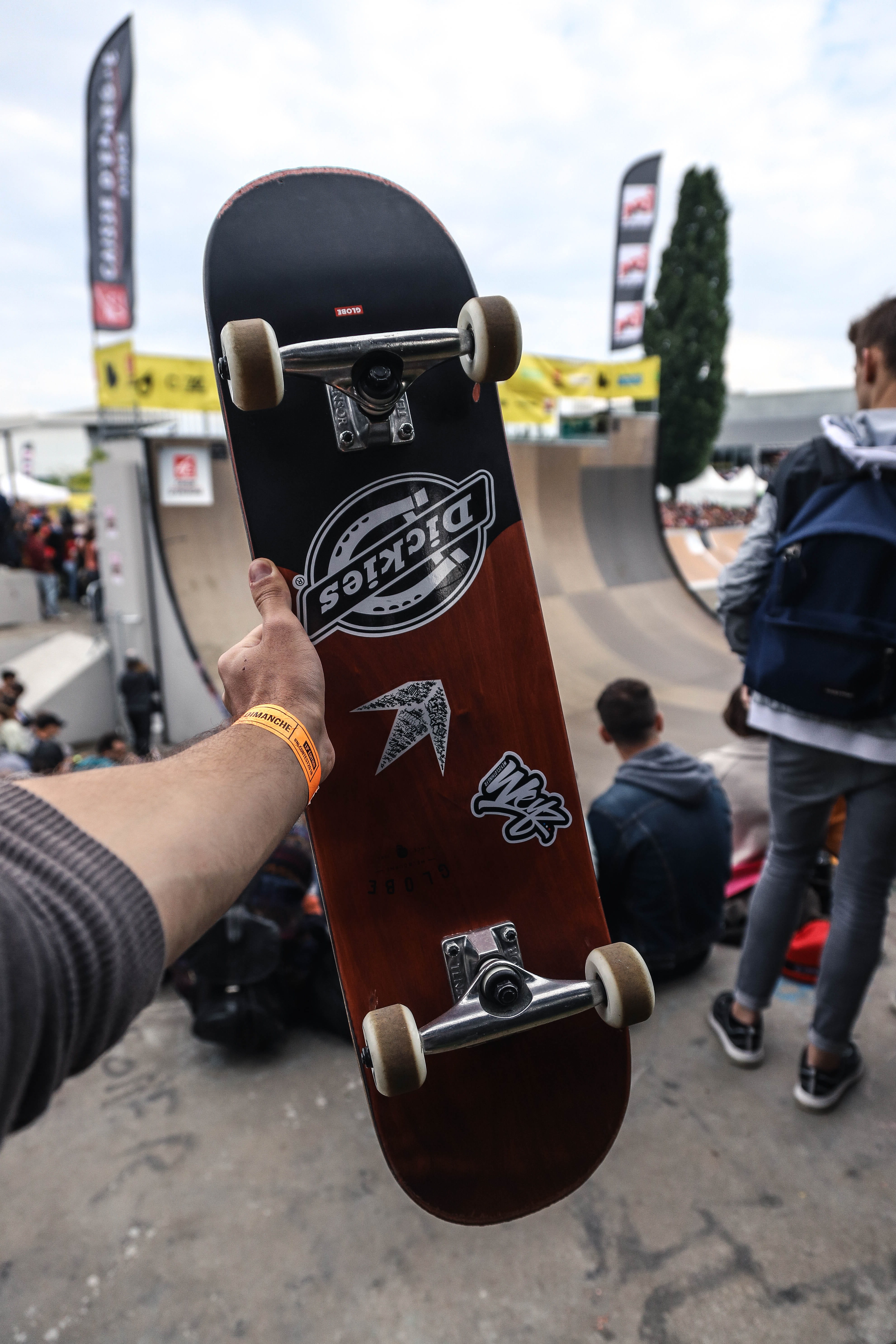 group of people, canon, canon france, skateboard, france, people, nl contest 2018, day, real people, human body part, weyzclothing, outdoors, finger, focus on foreground, Phone HD Wallpaper