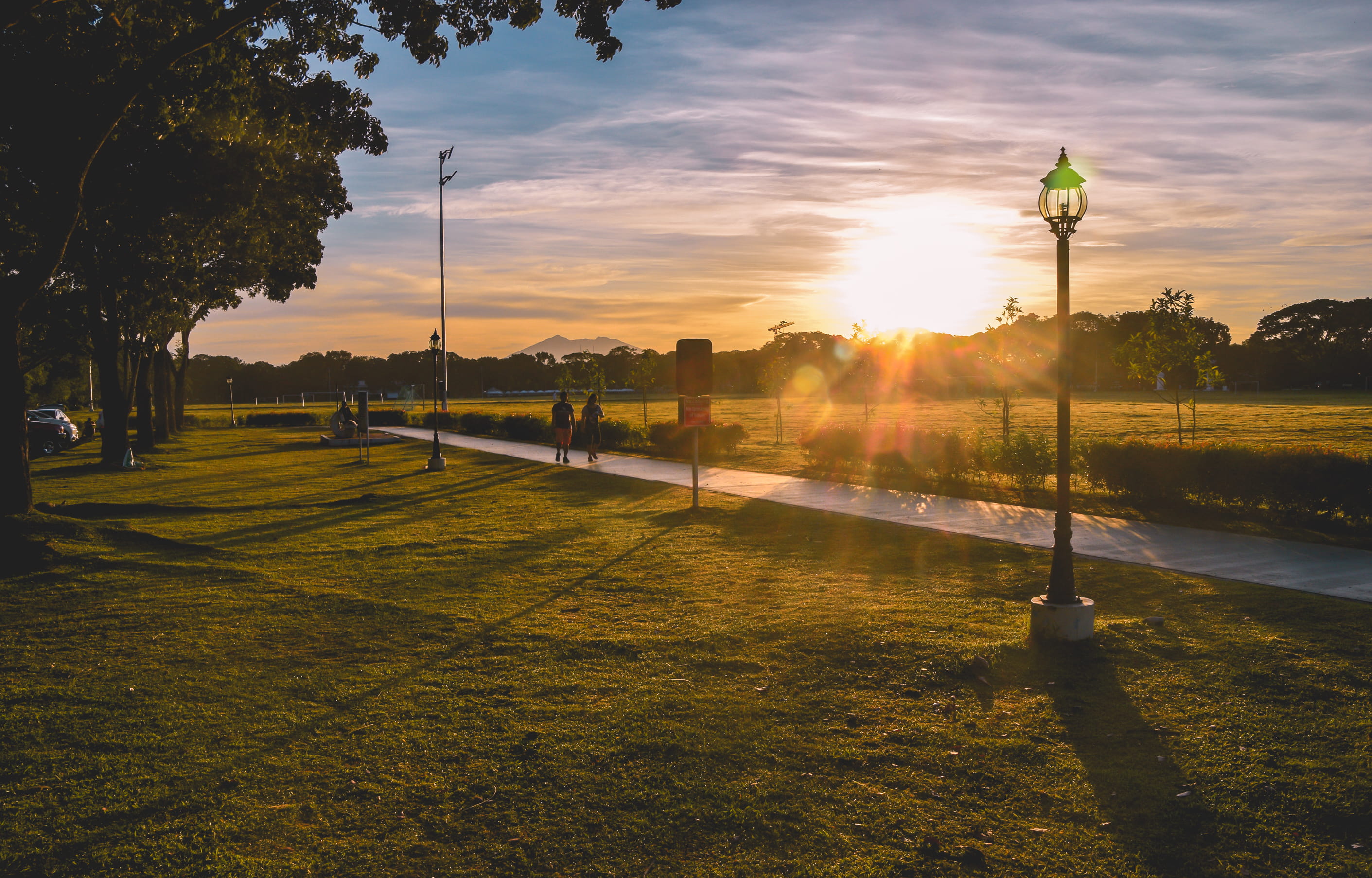 orange color, waterfront, sinshine, sunflare, plant, sky, scenics - nature, lifestyles, lens flare, green color, sunrise, water, real people, HD Wallpaper