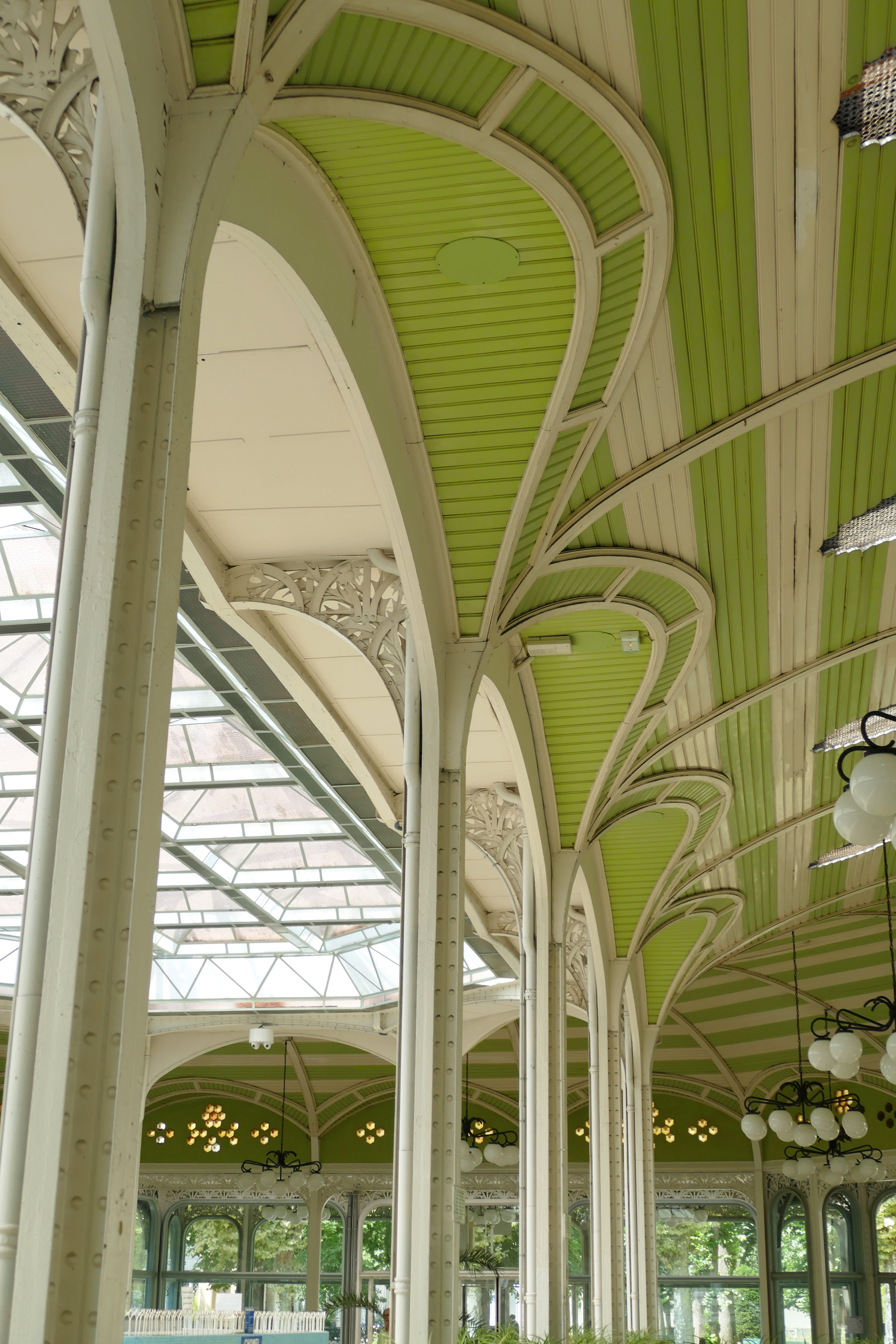 light, column, indoors, architectural column, empty, lighting equipment, gracefully, 5K, arch, in a row, green color, architecture, pattern, art-nouveau, Phone HD Wallpaper