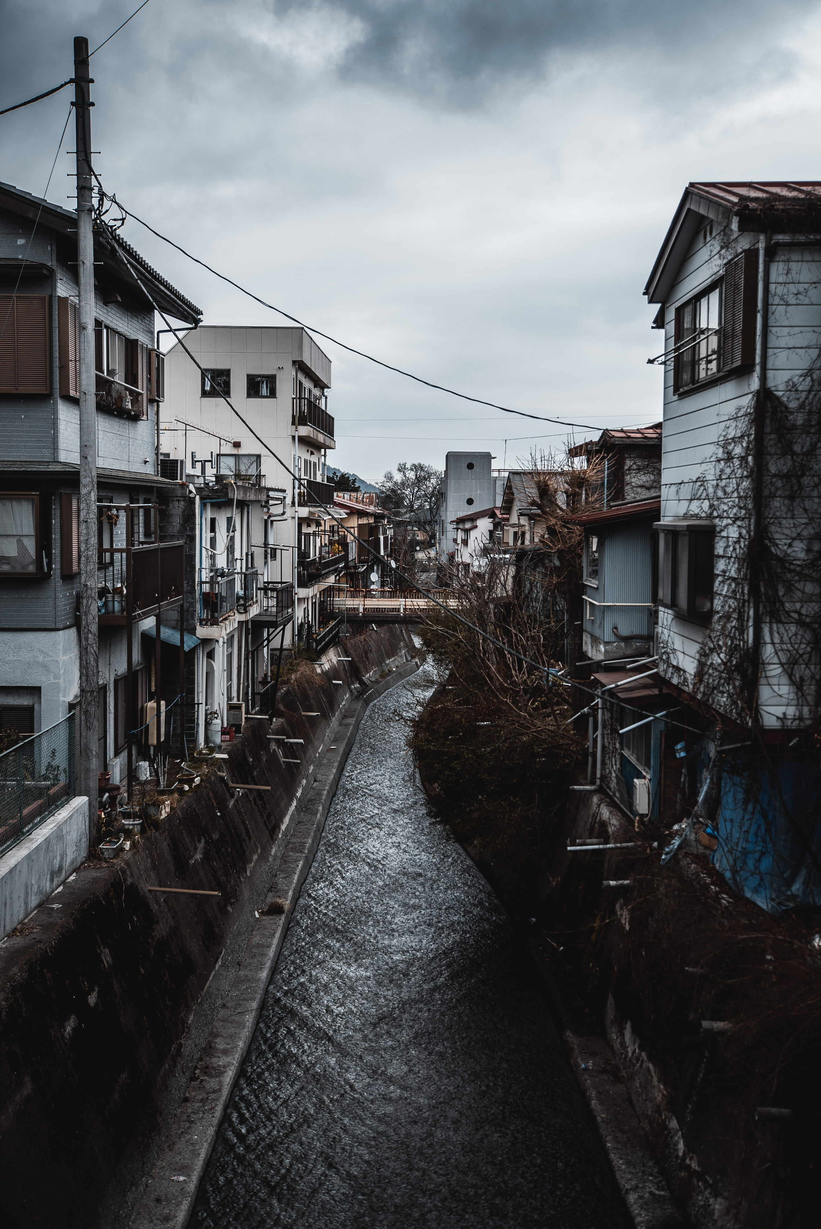 building, built structure, house, walkway, apartment building, building exterior, handrail, tarmac, water, high rise, urban, city, inline, no people, japan, Phone HD Wallpaper