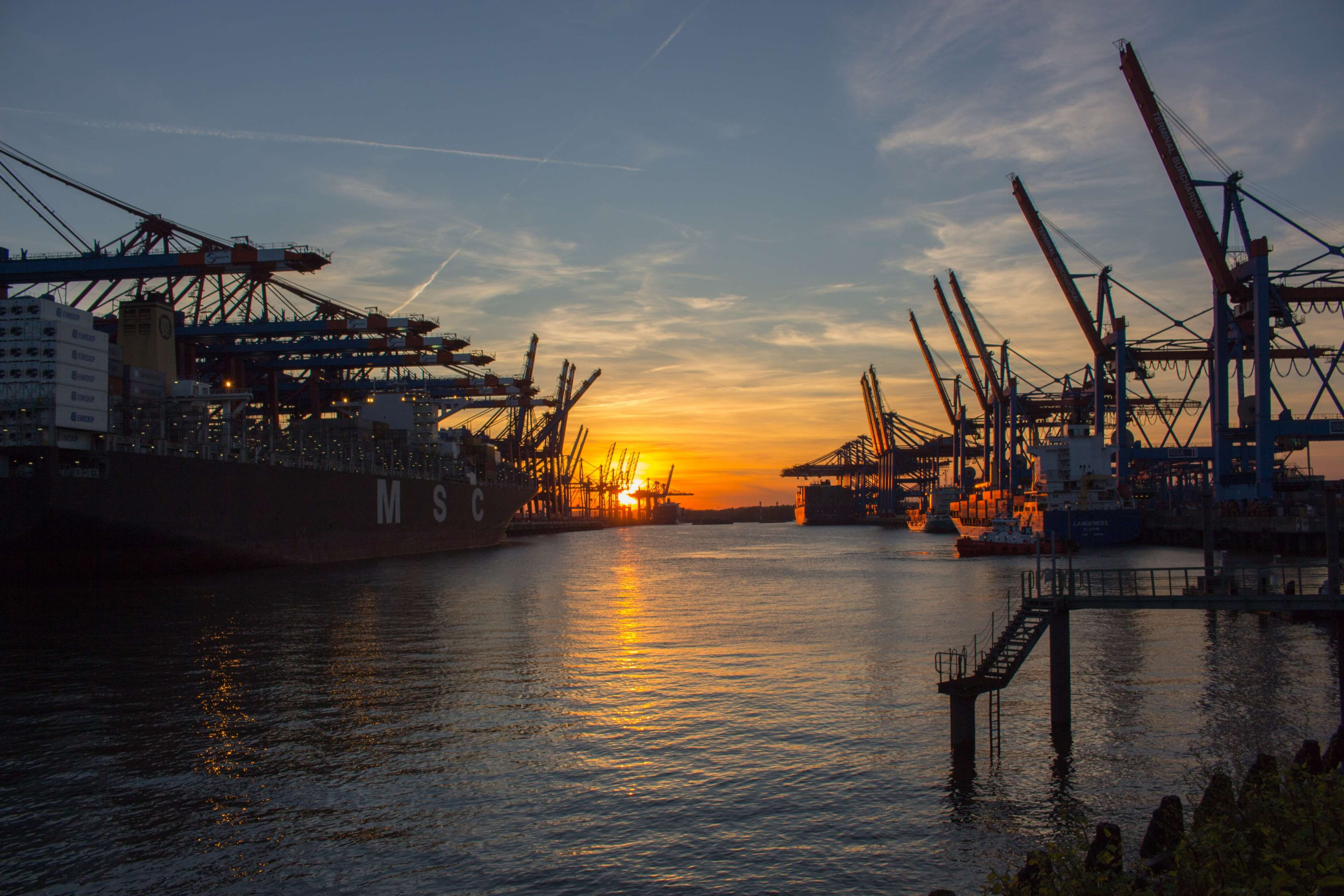 no people, germany, outdoors, 4K, shipping, container, sunset, hamburg, boot, sea, crane - construction machinery, port city, harbor, transportation, harbour cranes, HD Wallpaper