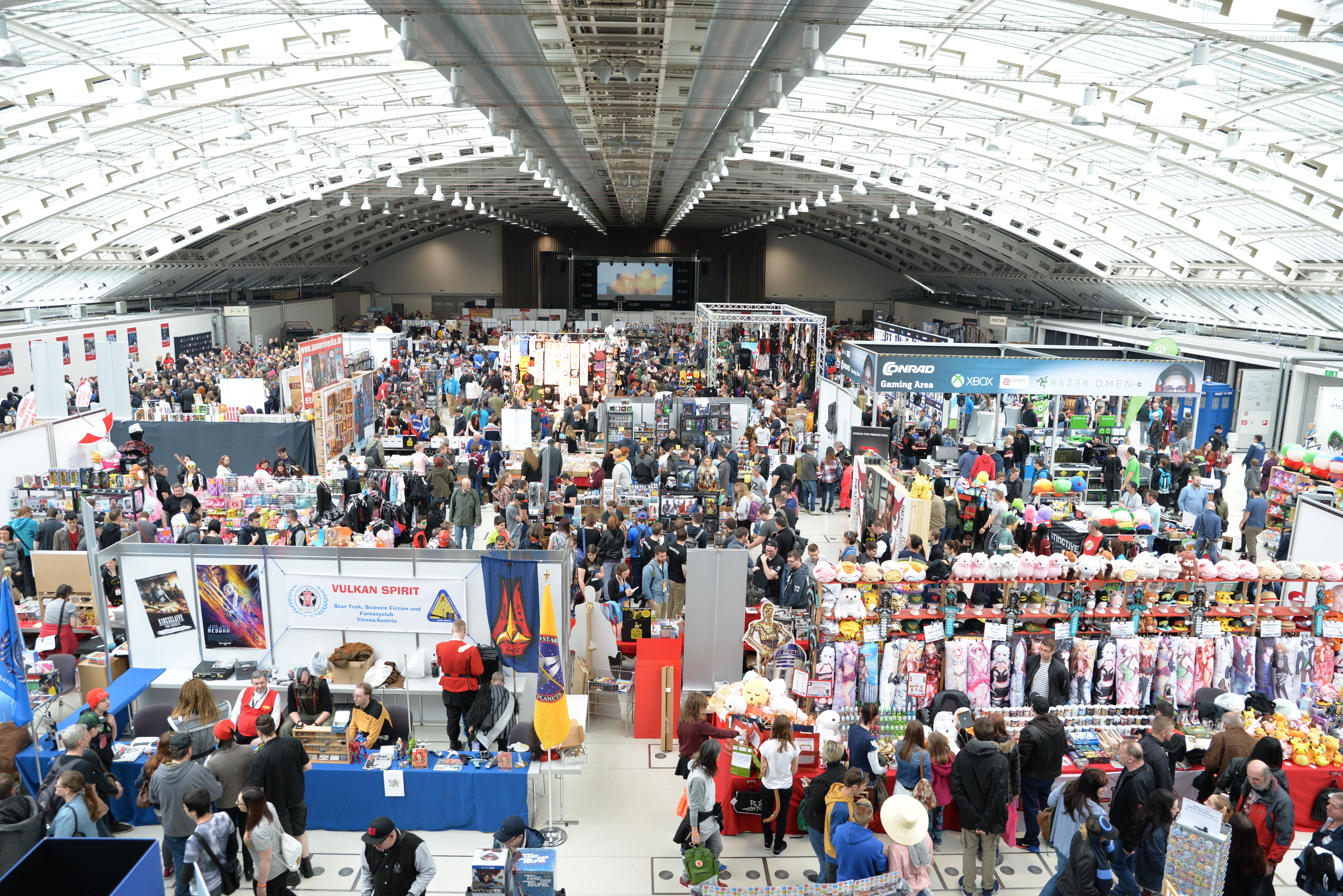 product, convention, stalls, architecture, crowded, large group of people, city, transportation, crowd, men, people, journey, high angle view, lifestyles, HD Wallpaper