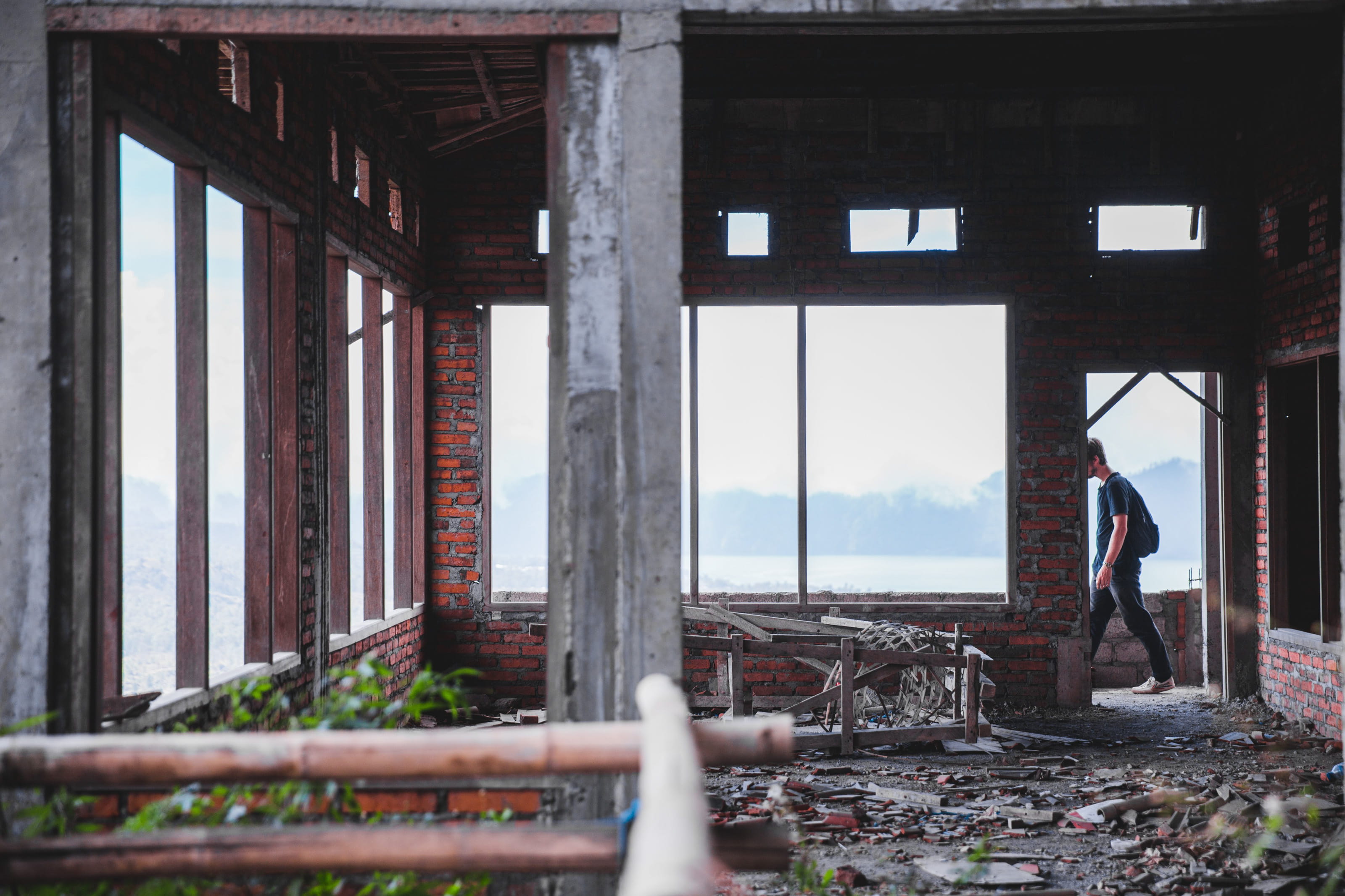 no people, edge, roof, deterioration, connection, travel, architecture, looking, tourist, vacation, obsolete, run-down, adventure, backpack, architectural column, HD Wallpaper