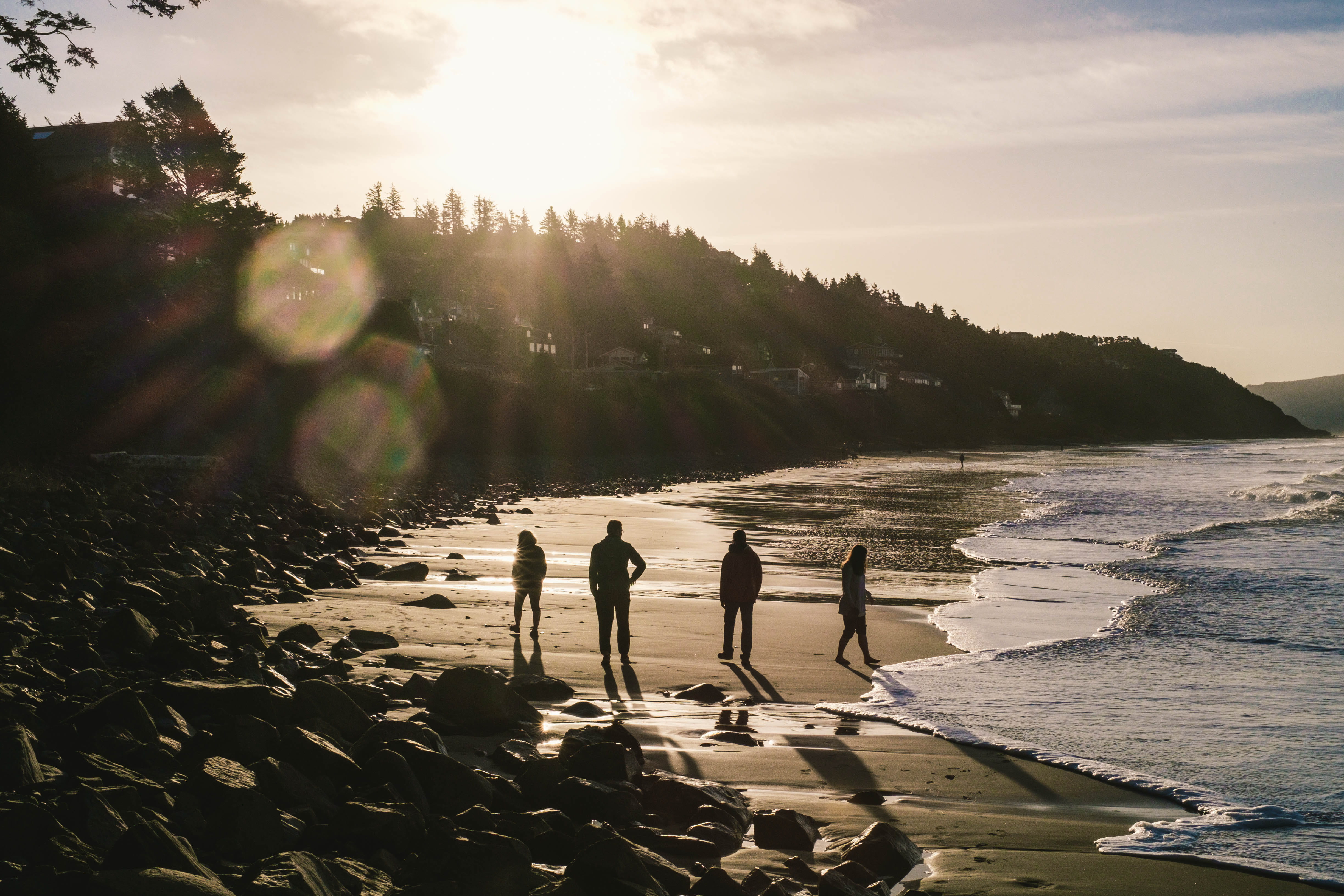 ocean, sun, water, outdoors, sea, beauty in nature, lensflare, sunrise, men, lens flare, friends, lifestyles, full length, united states, oregon, sand, HD Wallpaper