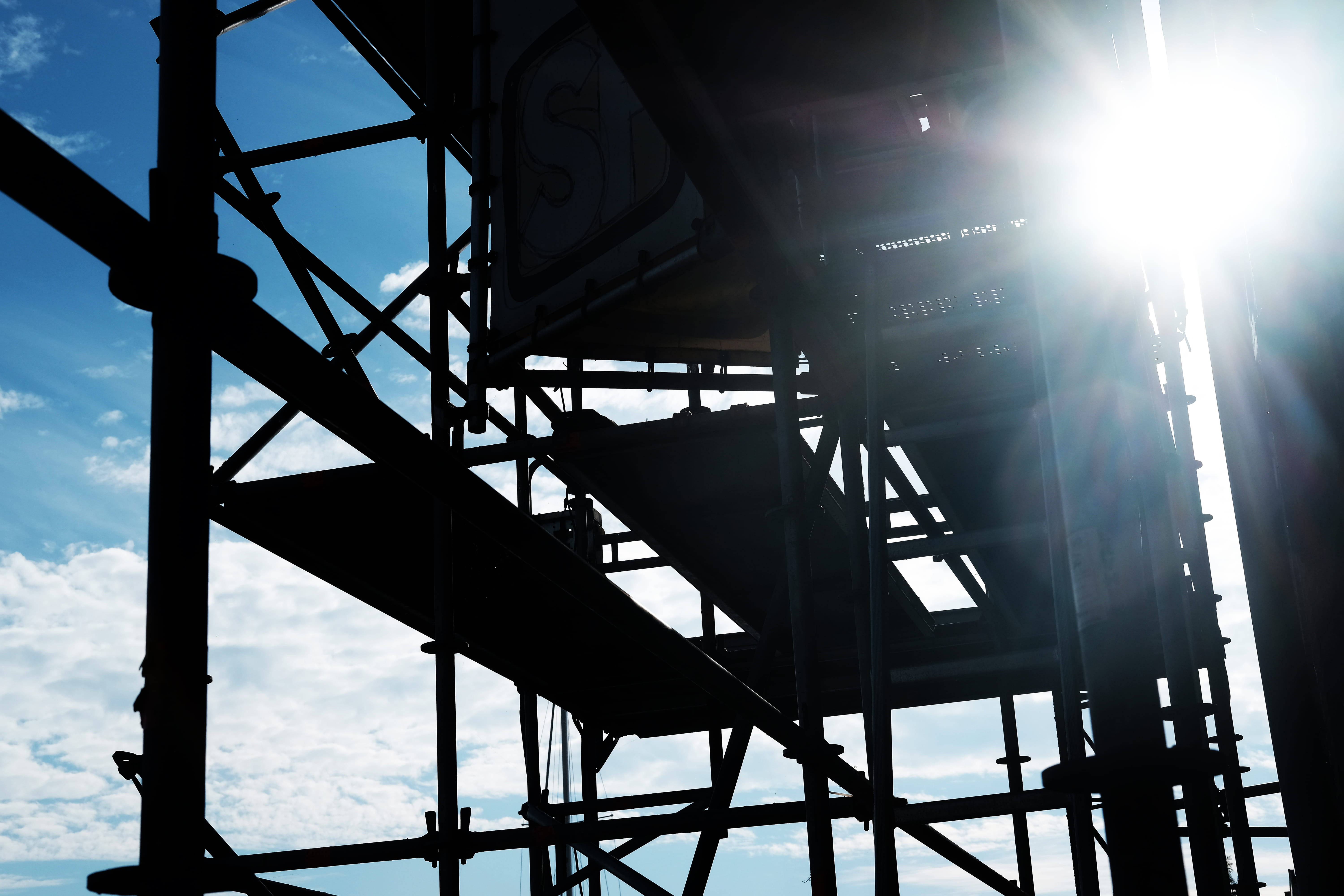 dark, nature, built structure, sunny, construction industry, industry, outdoors, connection, building exterior, low angle view, architecture, sunlight, HD Wallpaper