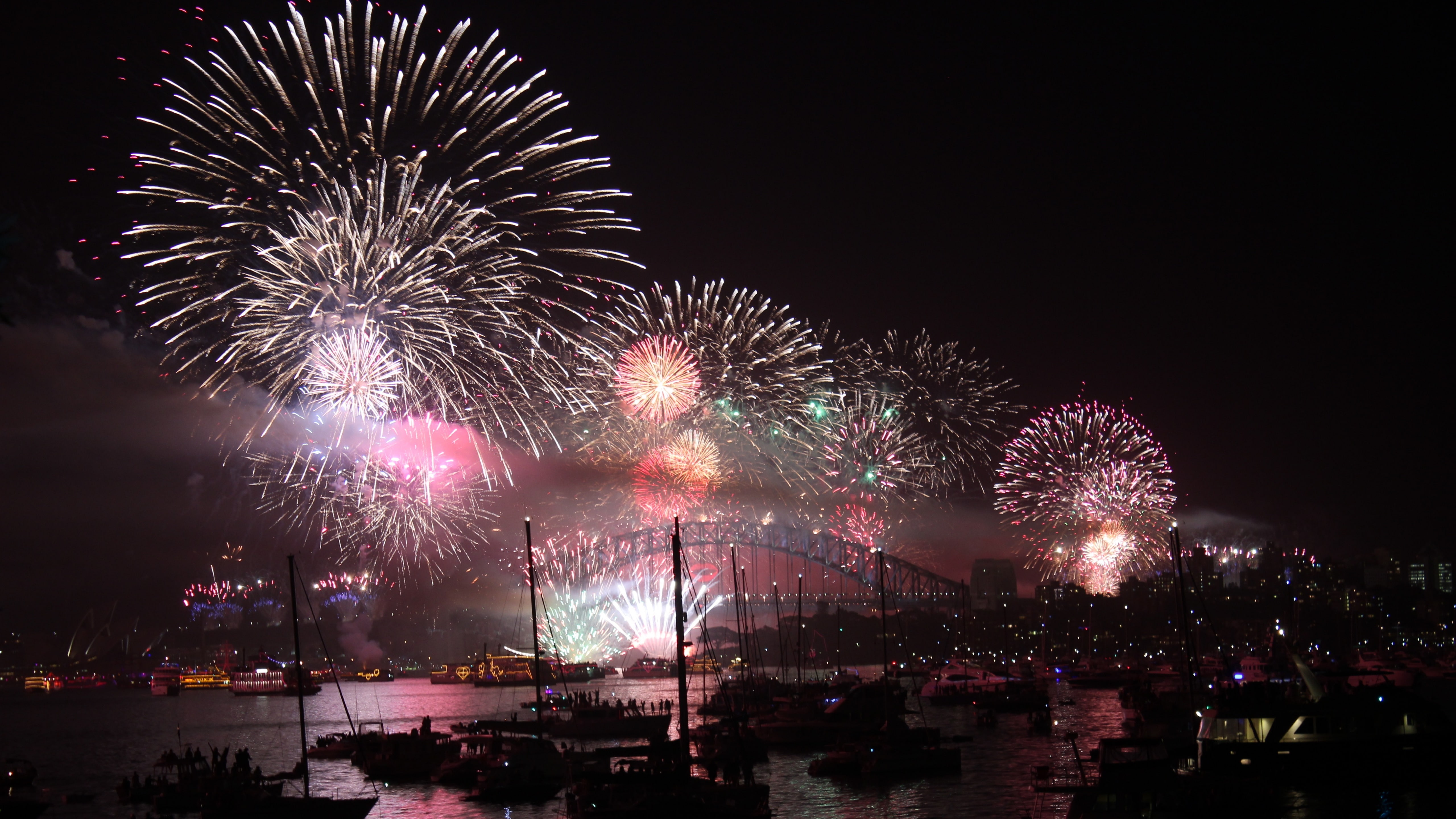 explosive material, night, public event, sydney harbor bridge, boat, 5K, australia, ships, pyrotechnics, sydney, fireworks, bridge, event, new year, festival, HD Wallpaper