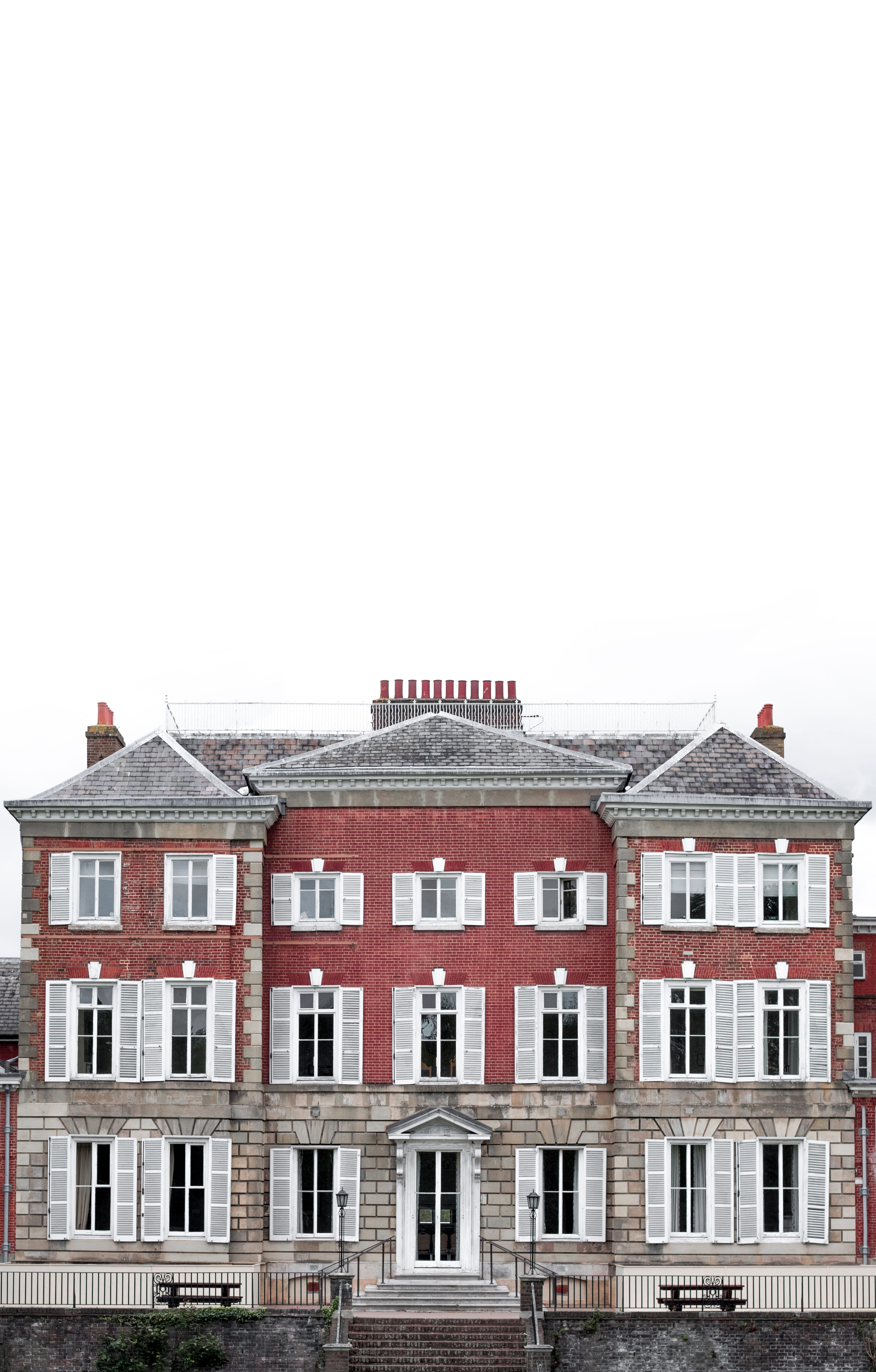 architecture, old, day, nature, windows, window, portrait, row house, 5K, built structure, brick, outdoors, city, bench, the past, residential district, Phone HD Wallpaper