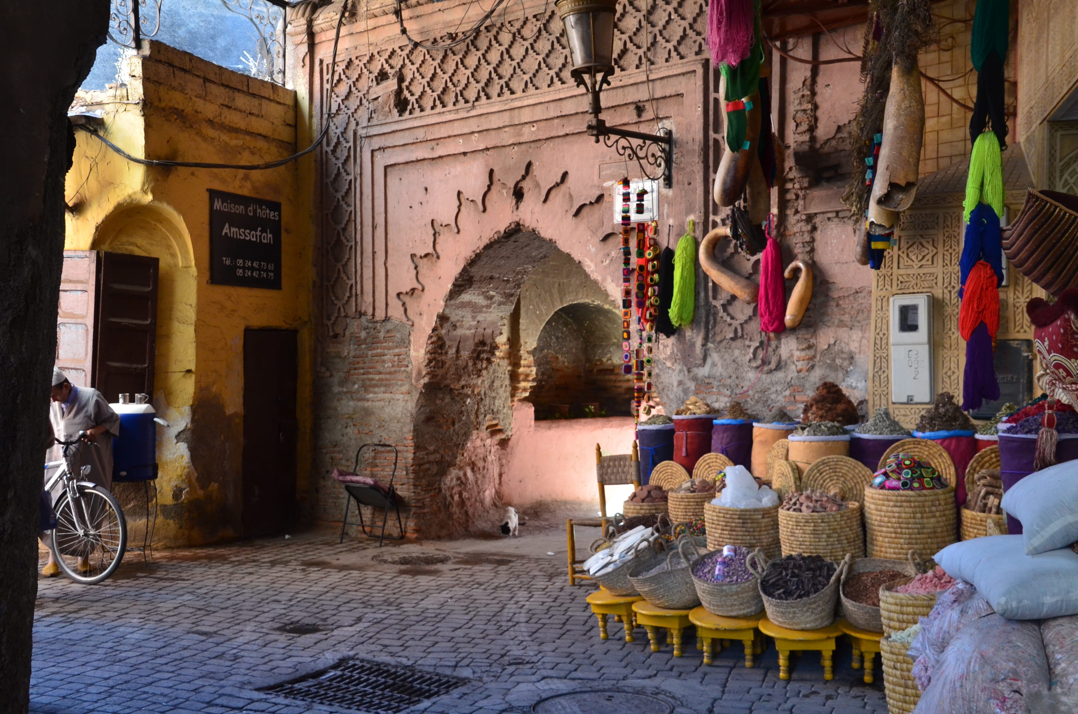 city, food and drink, building exterior, oriental, 2K, bazaar, bicycle, multi colored, old, building, creativity, art and craft, morocco, built structure, HD Wallpaper