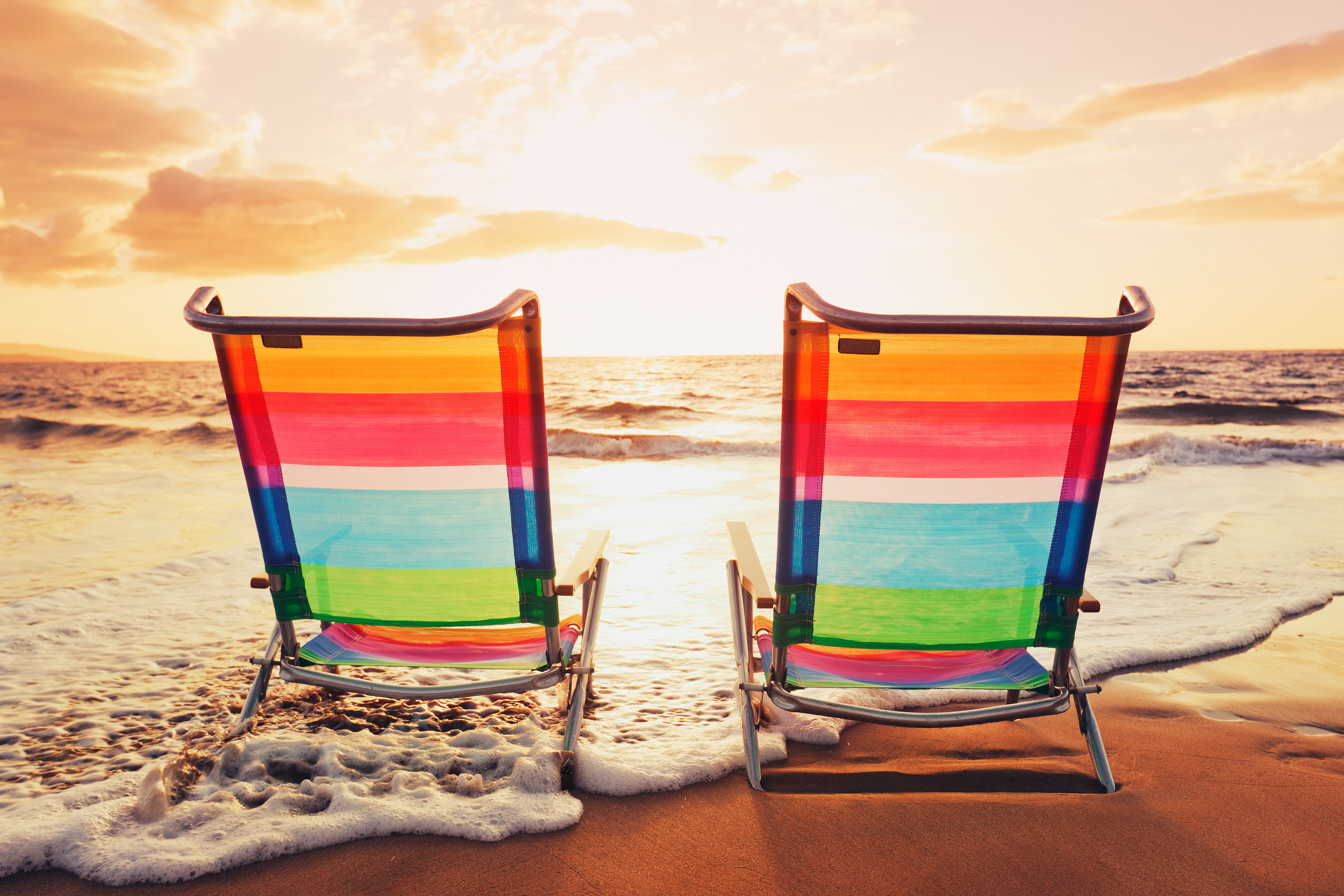 water, waters Edge, 5K, sun, vacations, travel Destinations, land, two, glass, no People, relaxation, clouds, tourism, beauty in nature, beach, chair, HD Wallpaper