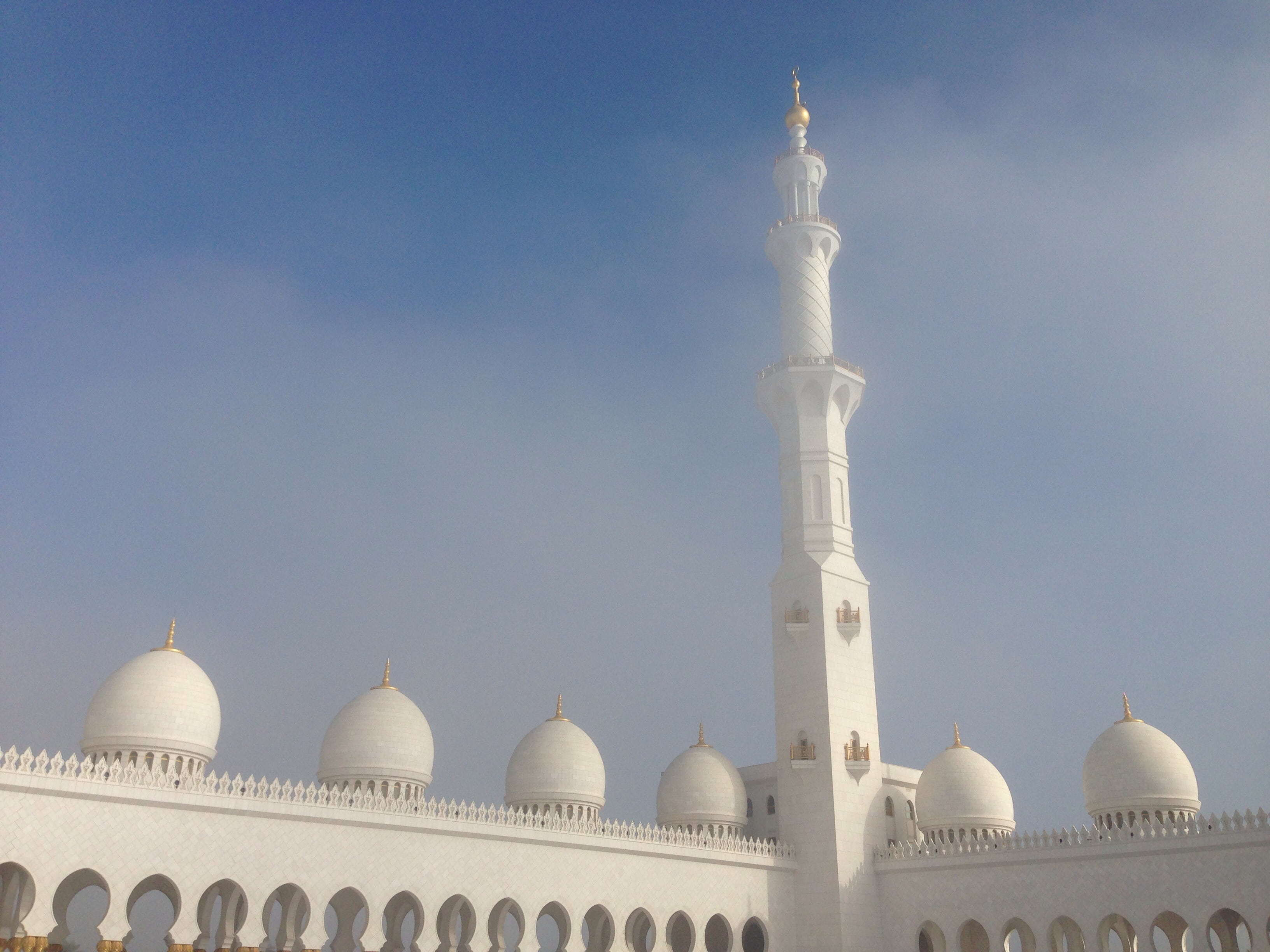 abu dhabi, architecture, religion, moshe, dhabi, building exterior, belief, travel destinations, built structure, clear sky, couple, place of worship, classical style, HD Wallpaper