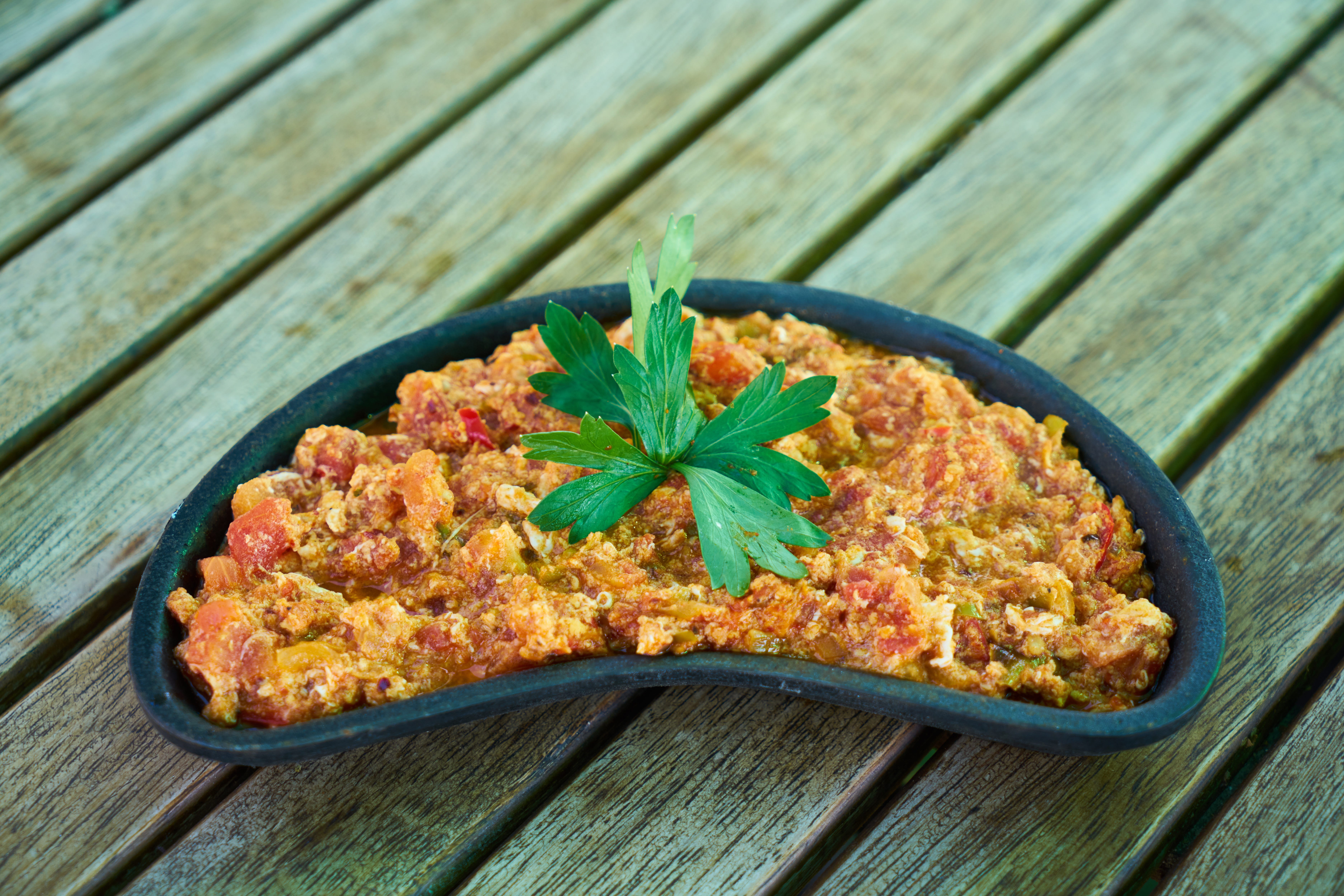 no people, wood, nature, vegetarian, vegetable, snack, table, egg, close-up, food and drink, 5K, natural, wellbeing, menemen, healthy eating, restaurant, HD Wallpaper