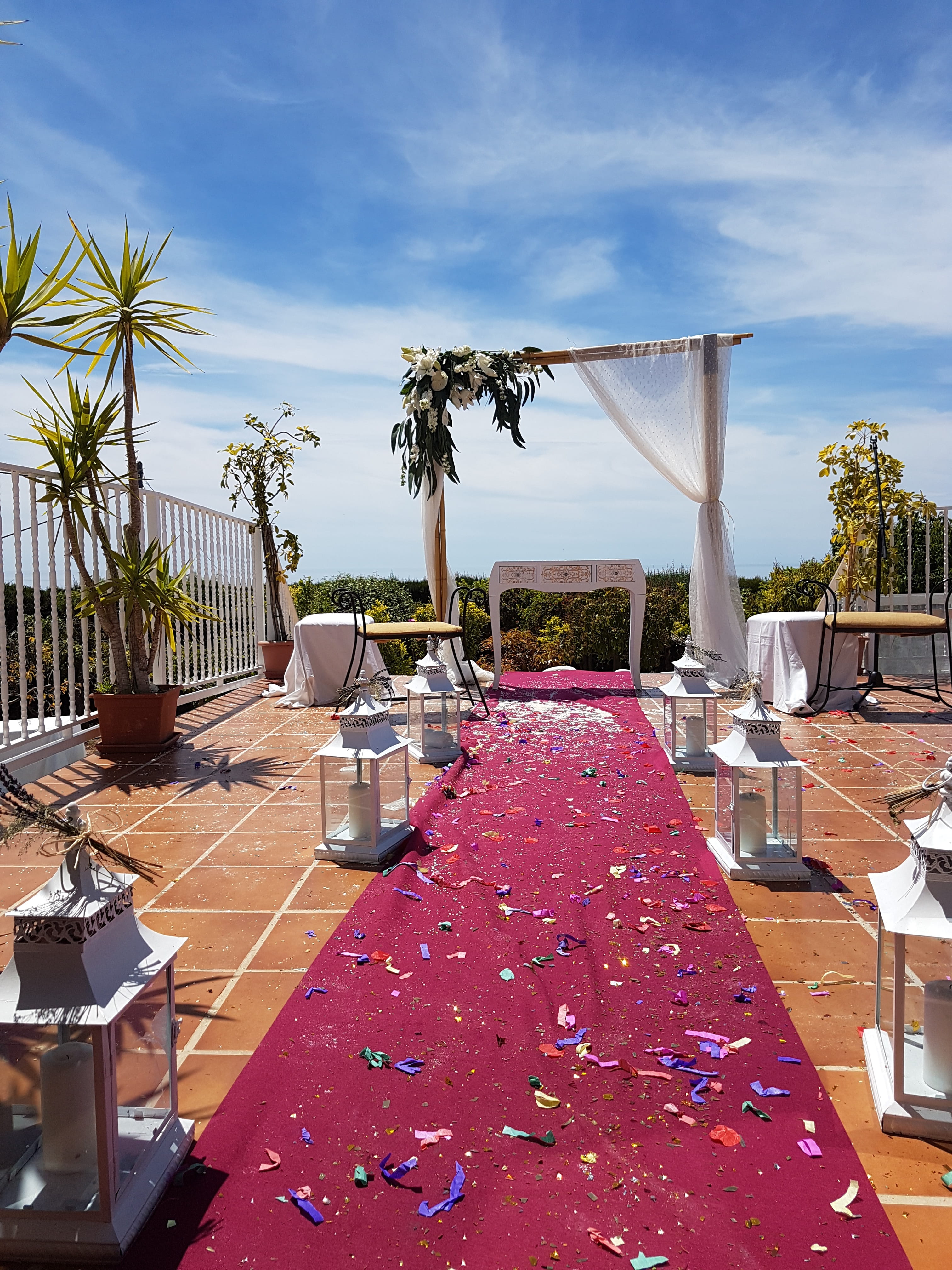 swimming Pool, chair, food and drink, day, plant, arrangement, setting, glass, tablecloth, the end, sky, vacations, decoration, end of party, summer, no People, Phone HD Wallpaper