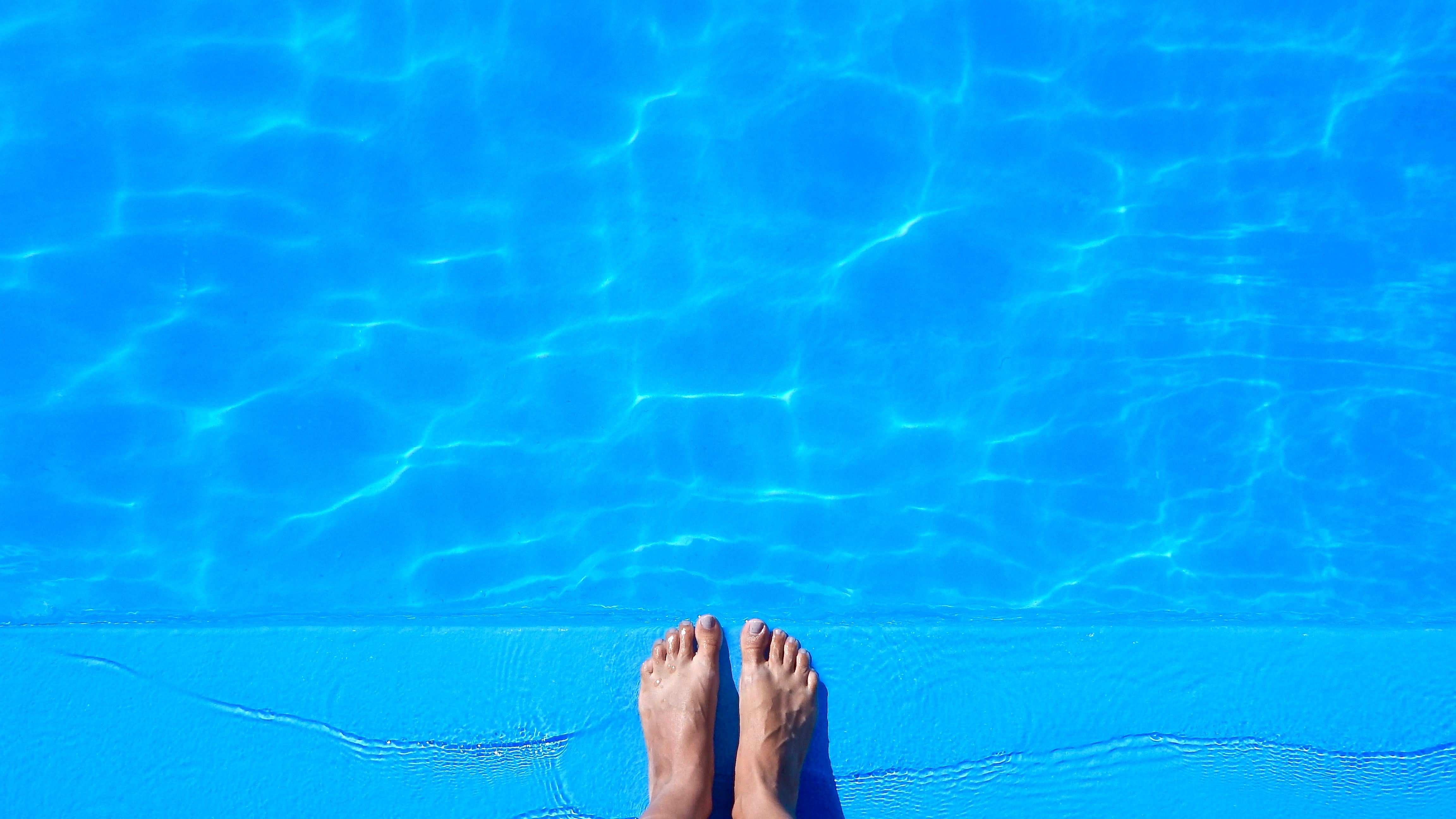 day, low section, legs, barefoot, nature, summer, human body part, blue, tranquility, dip, vacations, ferragosto, human foot, outdoors, 4K, sun, party, HD Wallpaper