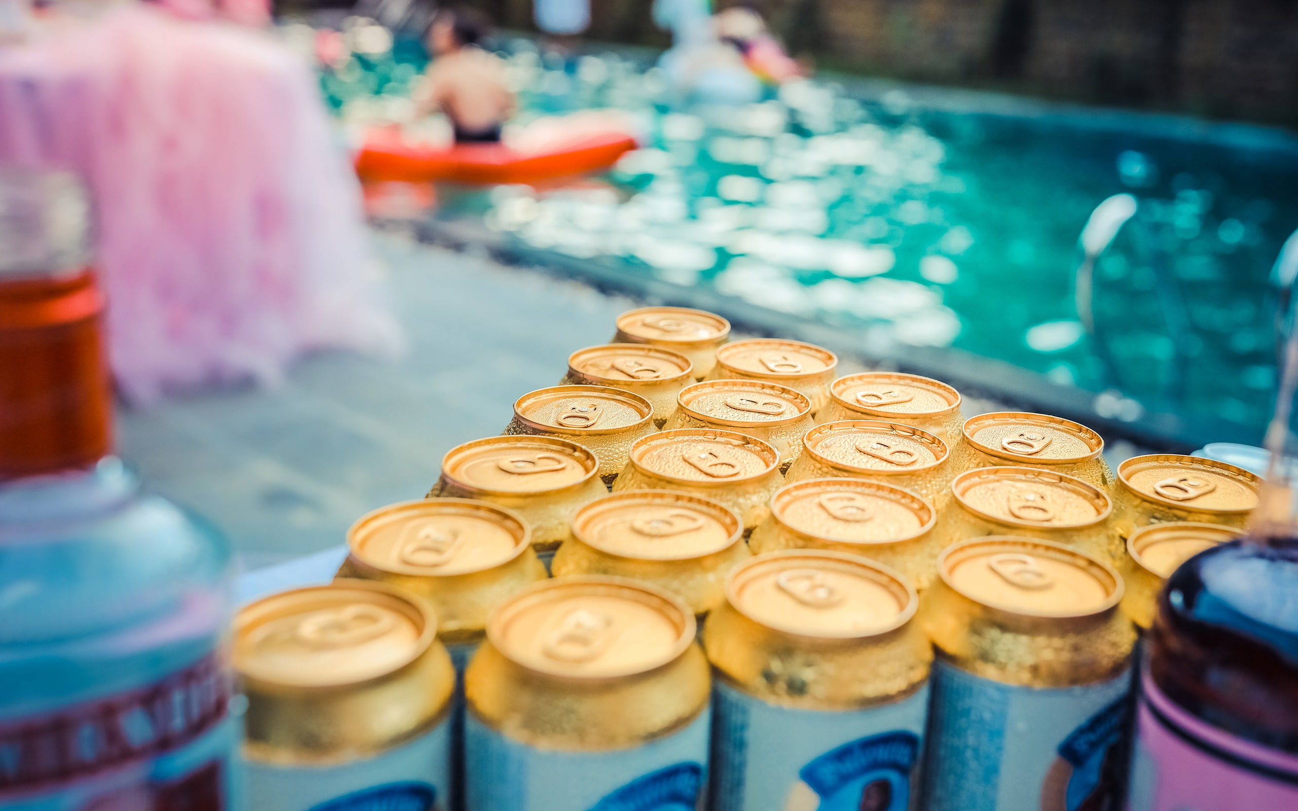 side by side, container, party, still life, close-up, table, hd, food and drink, selective focus, 2K, arrangement, focus on foreground, blue, indoors, HD Wallpaper