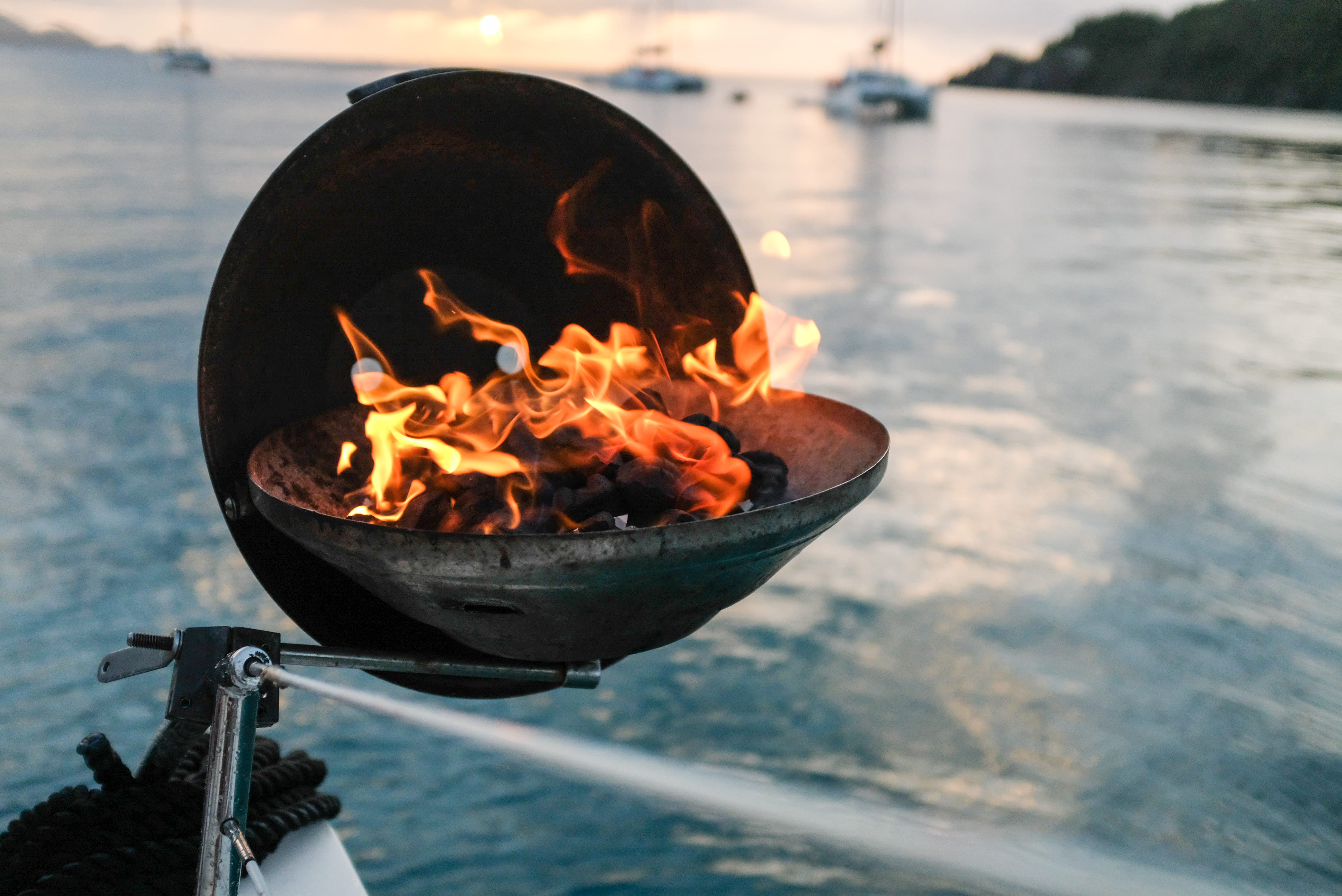 day, transportation, no people, boat dinner, bonfire, burning, board, lake, appliance, healthy, food and drink, grill, food, focus on foreground, fire, HD Wallpaper