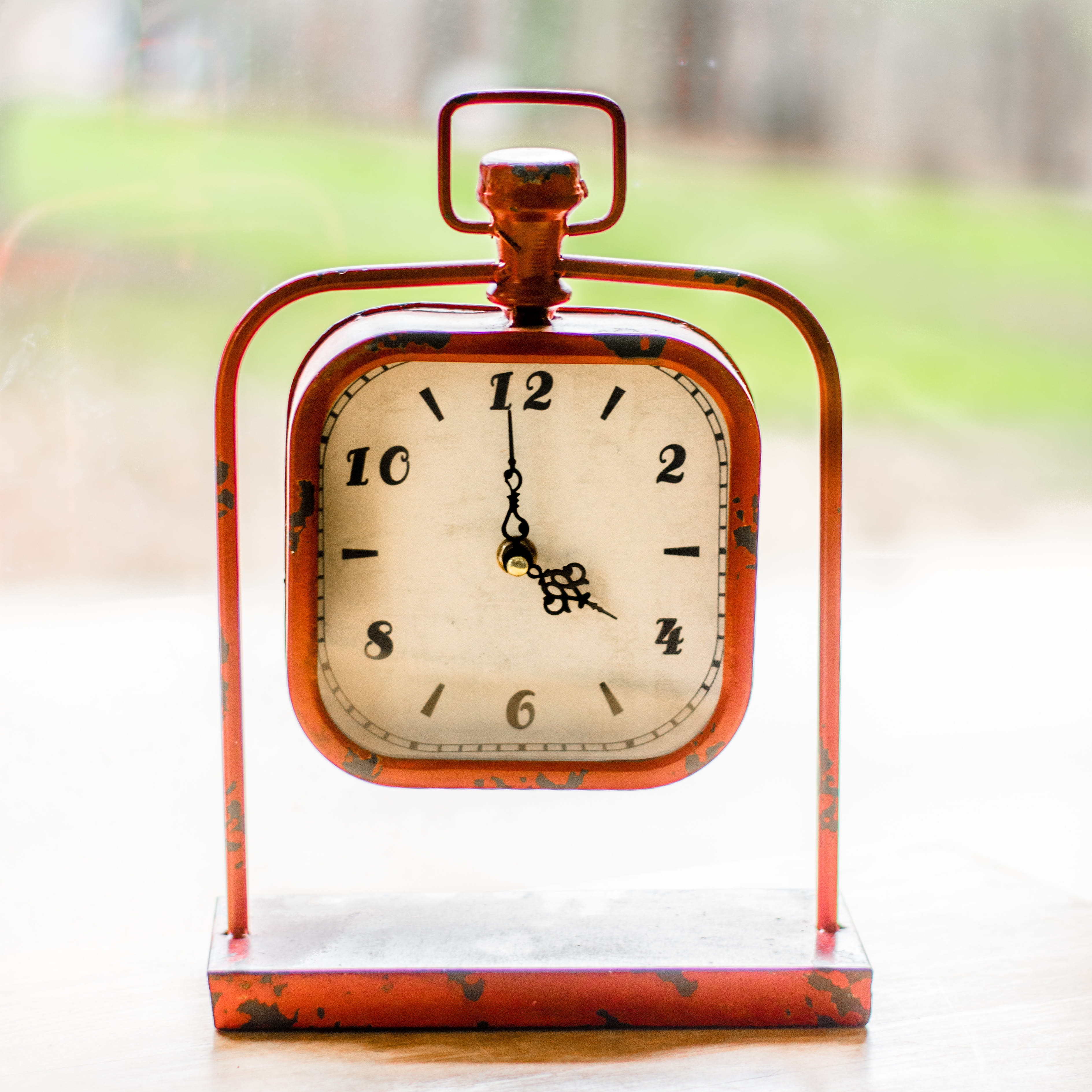 Clock, timing, deadline, Mantle, clock Face, retro styled, oclock, table, red, Blur, 2K, single object, overdue, focus on foreground, late, old-fashioned, Phone HD Wallpaper