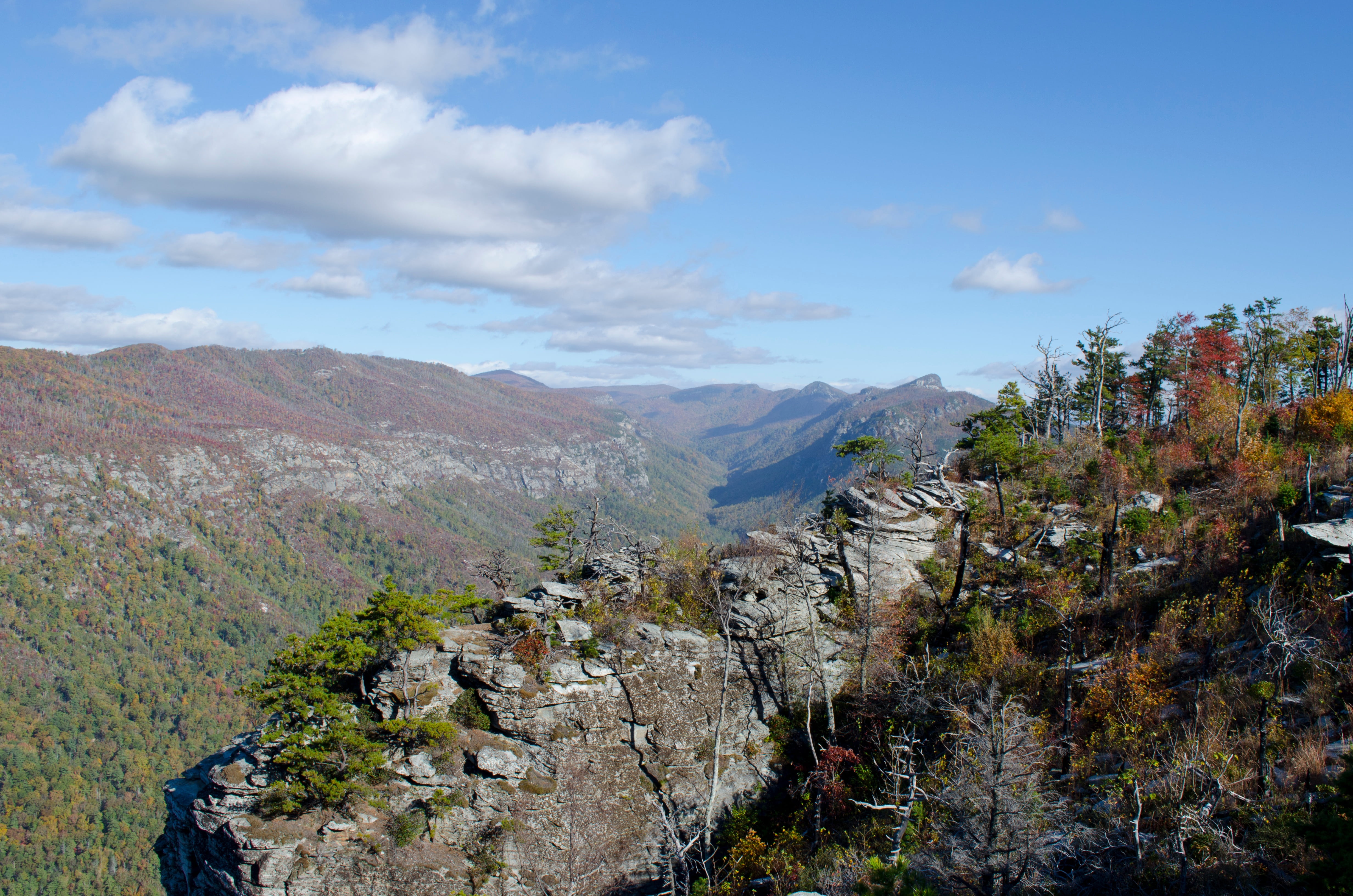 tranquility, day, landscape, non-urban scene, table rock, idyllic, nature, rocks, mountain, tree, linville gorge, cloud - sky, tranquil scene, sky, beauty in nature, HD Wallpaper