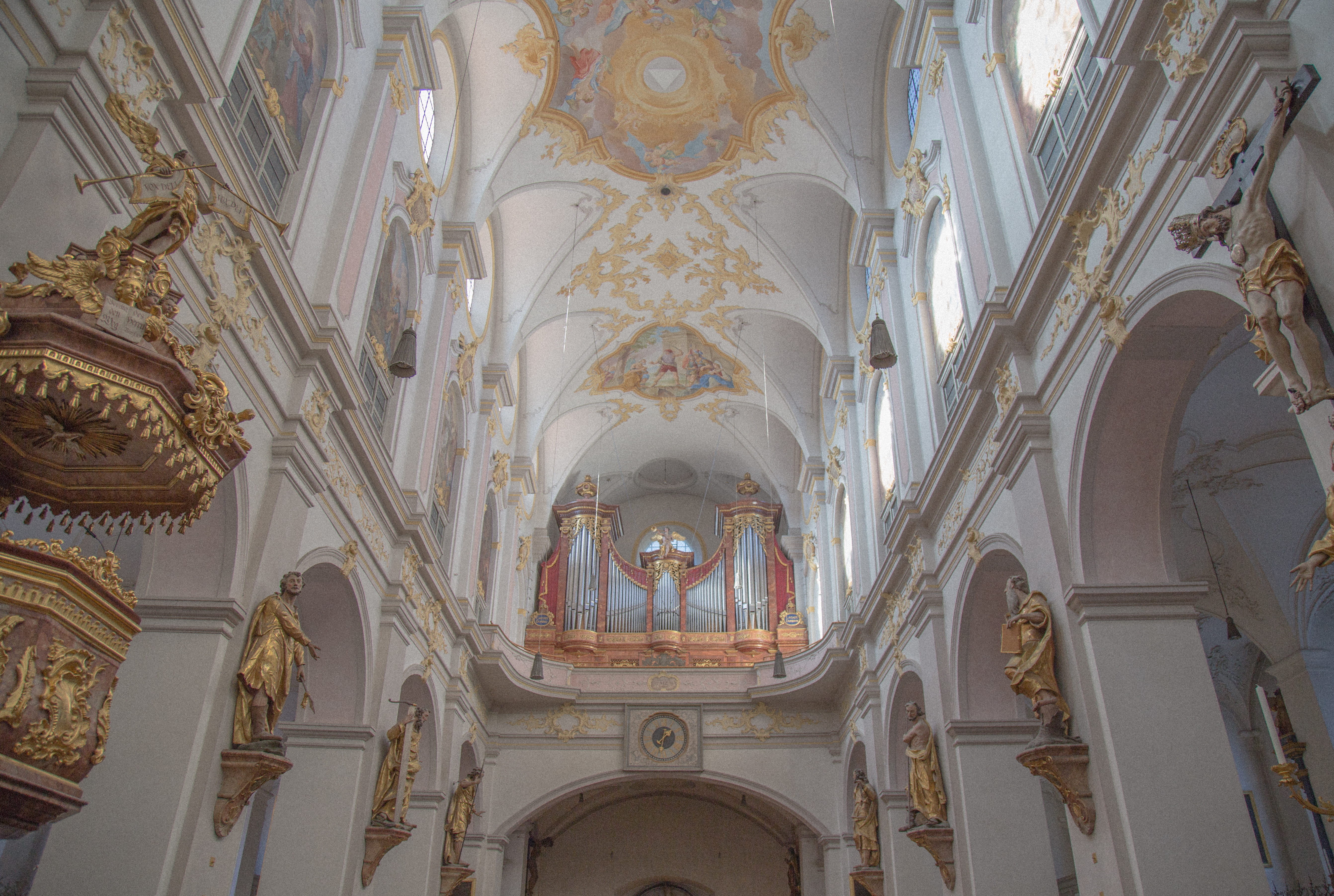 low angle view, 5K, building, church, crypt, no people, arched, mural, architecture and art, home decor, place of worship, gothic style, linen, column, HD Wallpaper