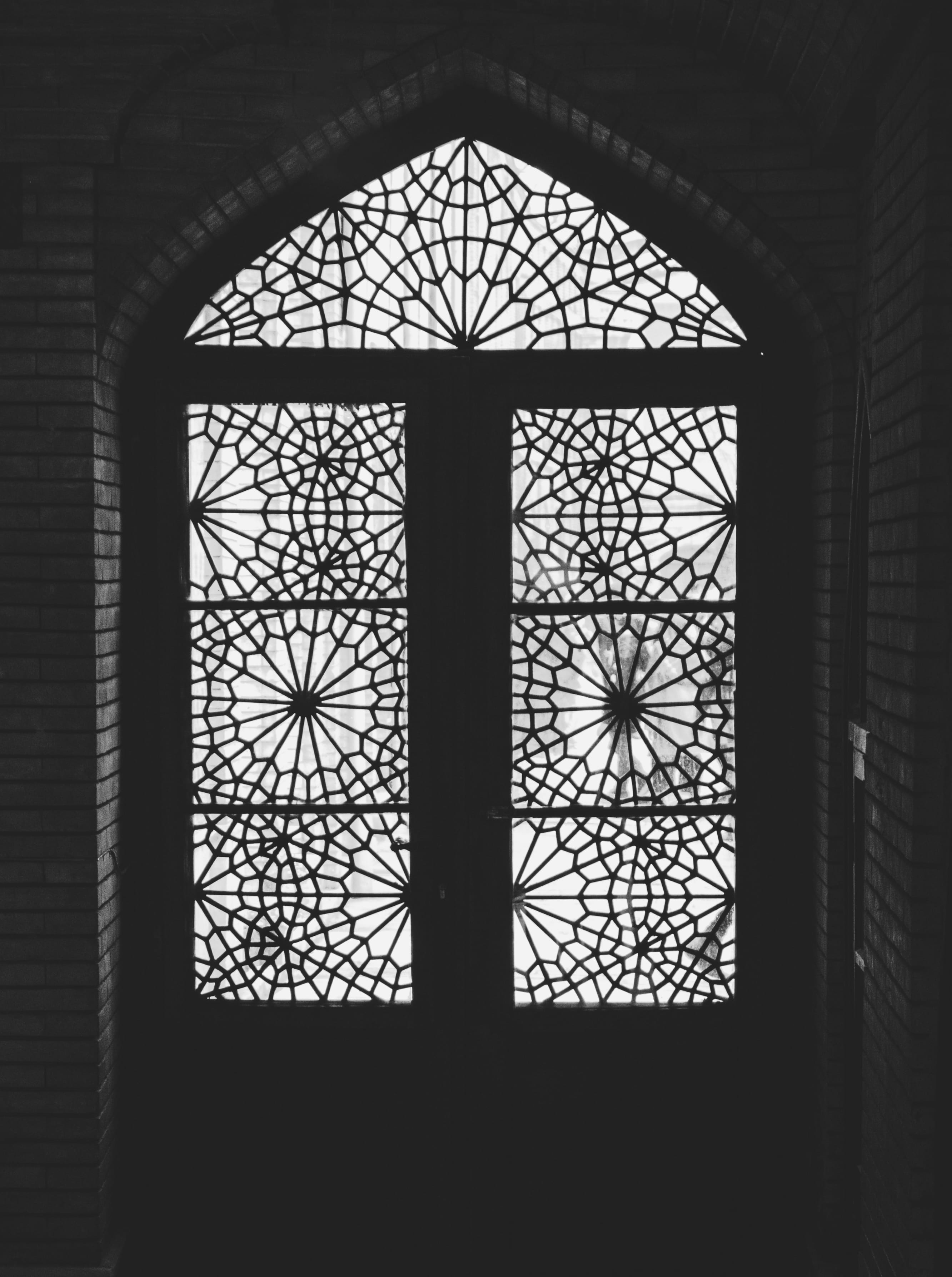 ornate, apse, wall, arch, art, skylight, security, light fixture, glass, design, belief, no people, geometric shape, glass - material, pattern, built structure, Phone HD Wallpaper