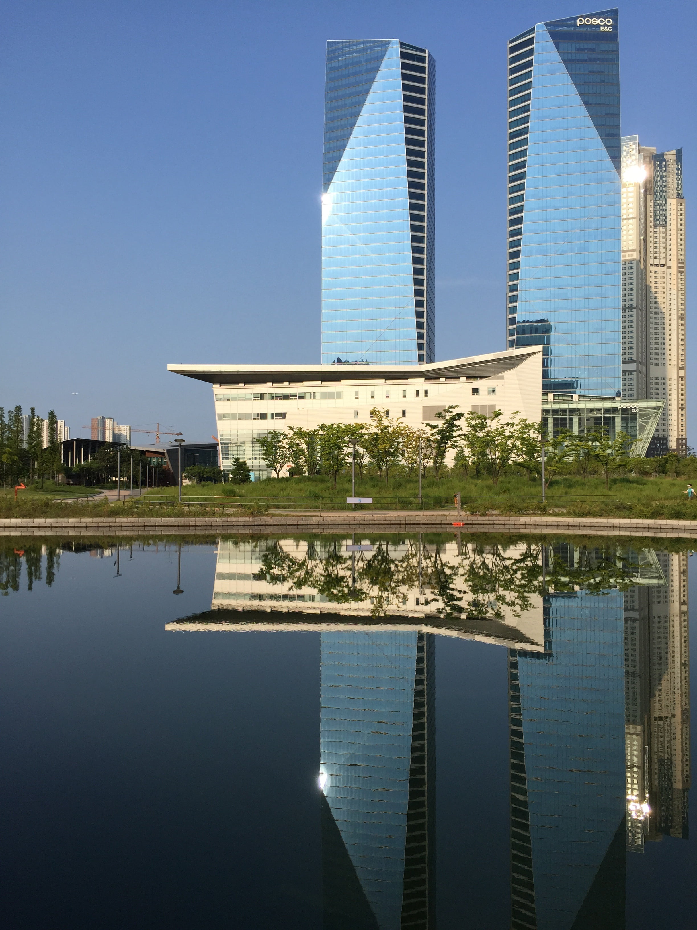 urban Scene, reflection, built Structure, financial district, waterfront, day, no people, city, architecture, building, water, rise, swimming pool, office Building, Phone HD Wallpaper