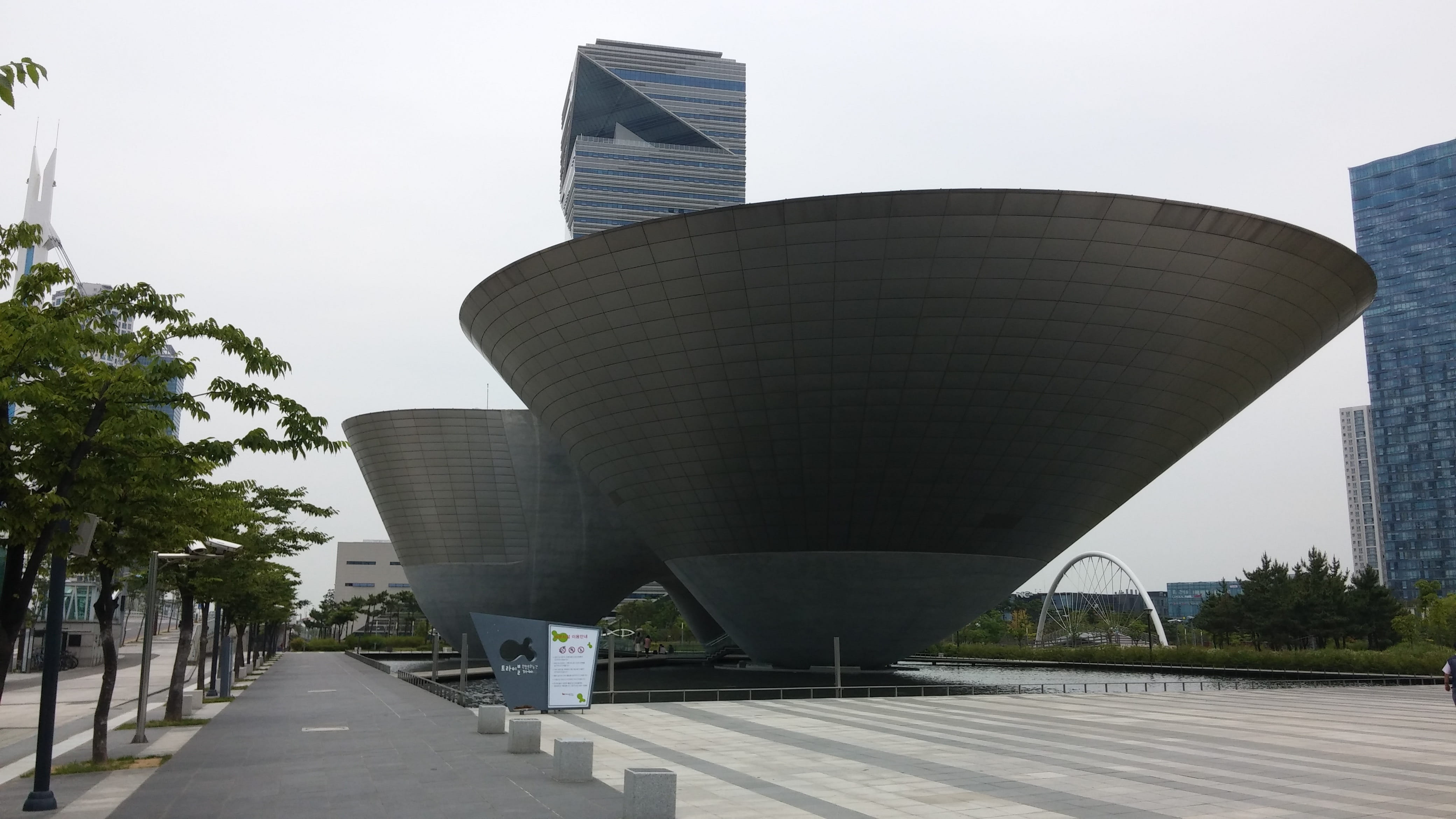 incheon, city, sunlight, travel destinations, clear sky, tri-ball, modern, building, footpath, sky, street, building exterior, office building exterior, HD Wallpaper