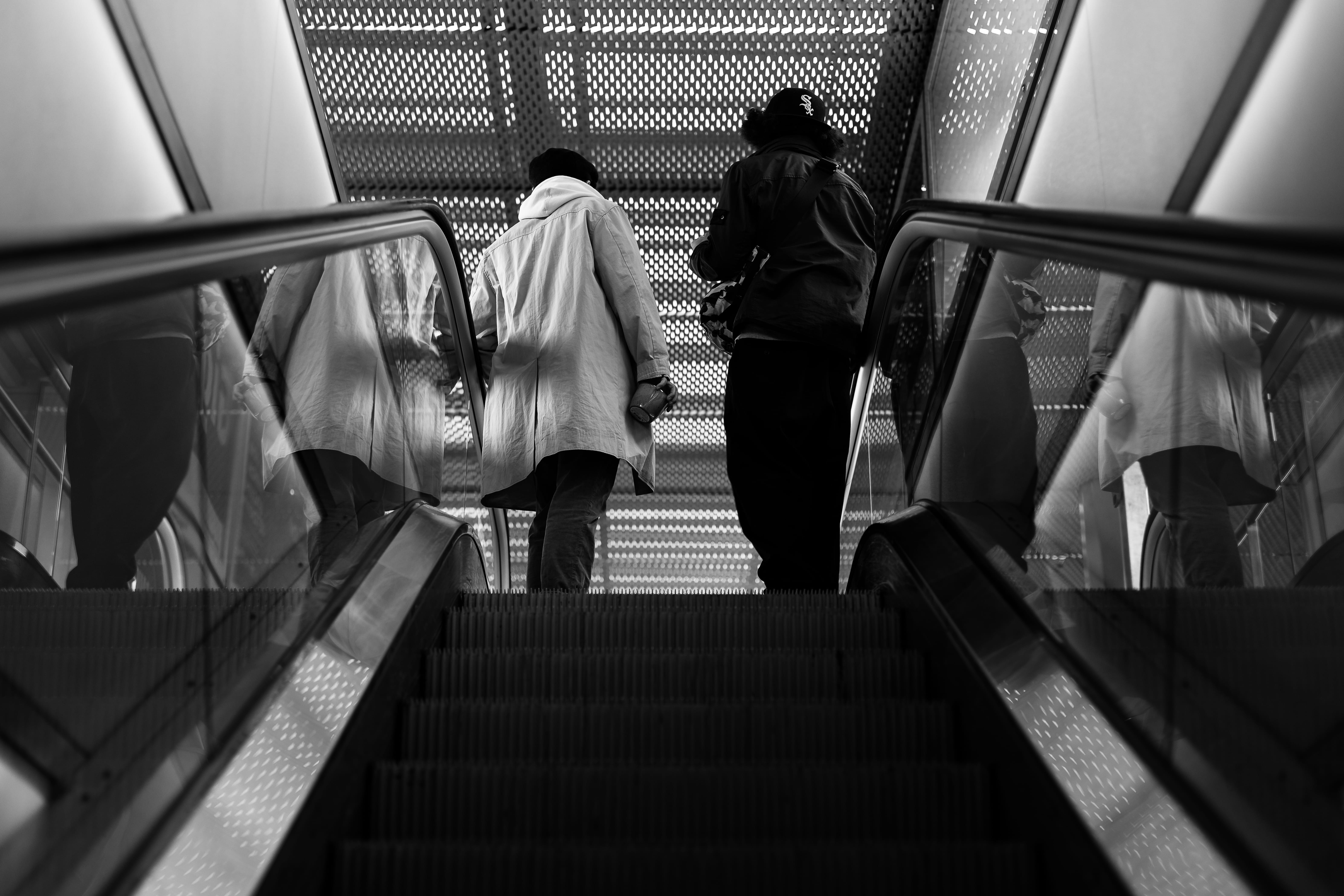 terminal, handrail, moving walkway, zürich, women, 5K, steps and staircases, adult, public transportation, glass - material, vehicle, train station, escalator, HD Wallpaper