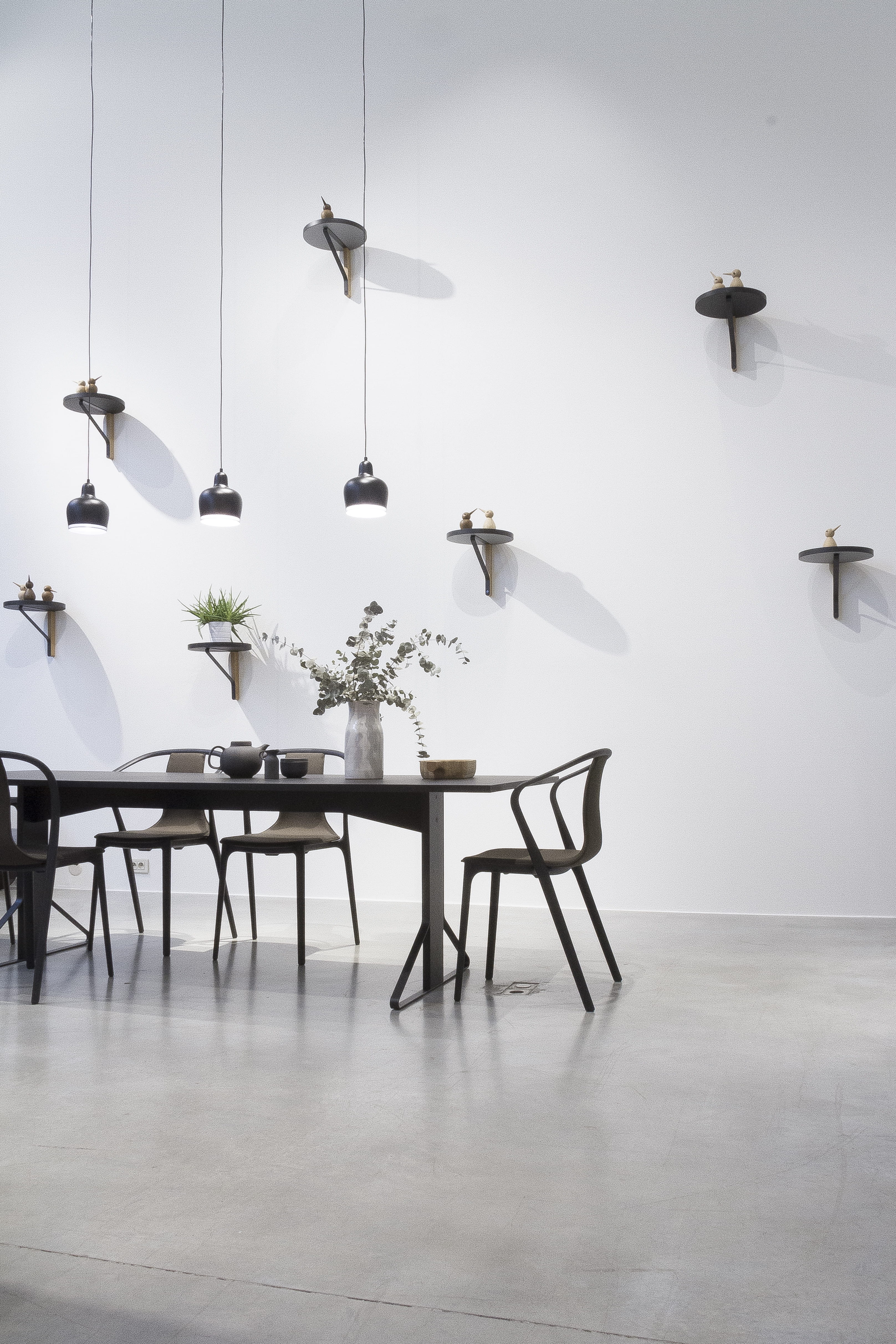 tiled floor, seat, set, wall, plant, chair, pottery, jar, lighting equipment, dining table, table, interior design, decor, group of animals, flooring, near, Phone HD Wallpaper