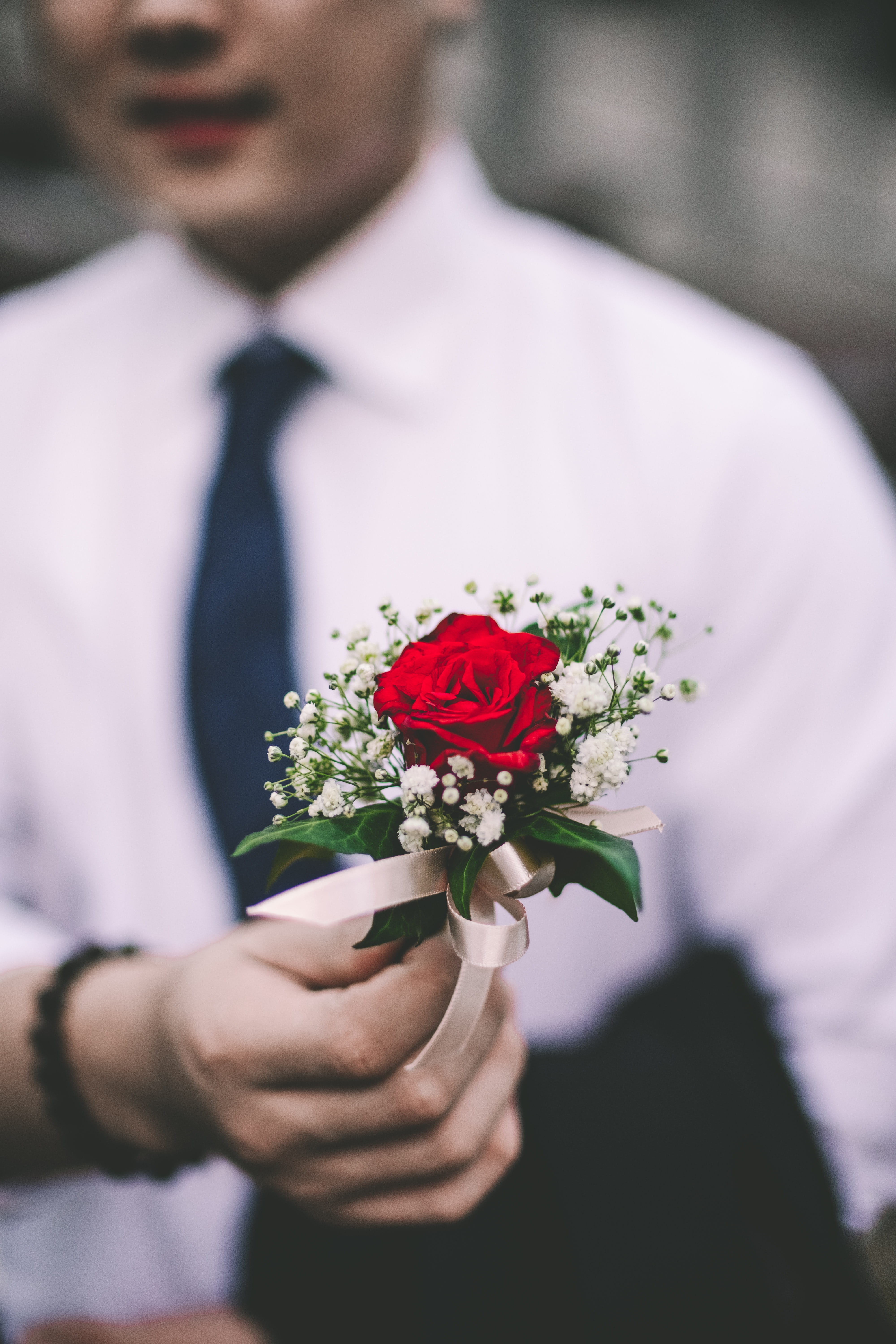 bouquet, positive emotion, pottery, one person, front view, rose, men, well-dressed, flower arrangement, hand, person, vulnerability, flower bouquet, blossom, Phone HD Wallpaper