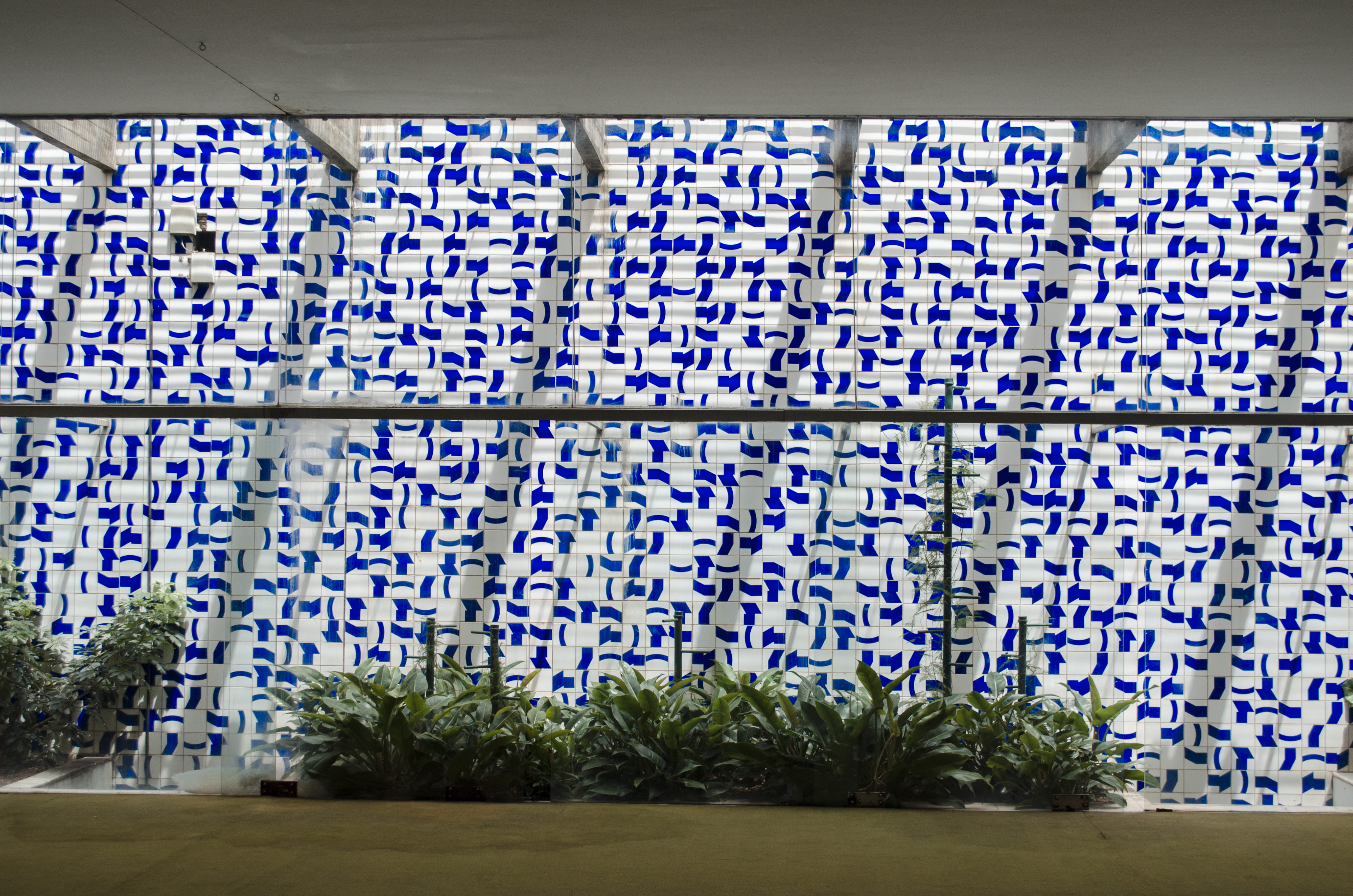 pattern, modern art, office building, architecture, blue, convention center, growth, no people, fence, indoors, wall, built structure, building, purple, HD Wallpaper