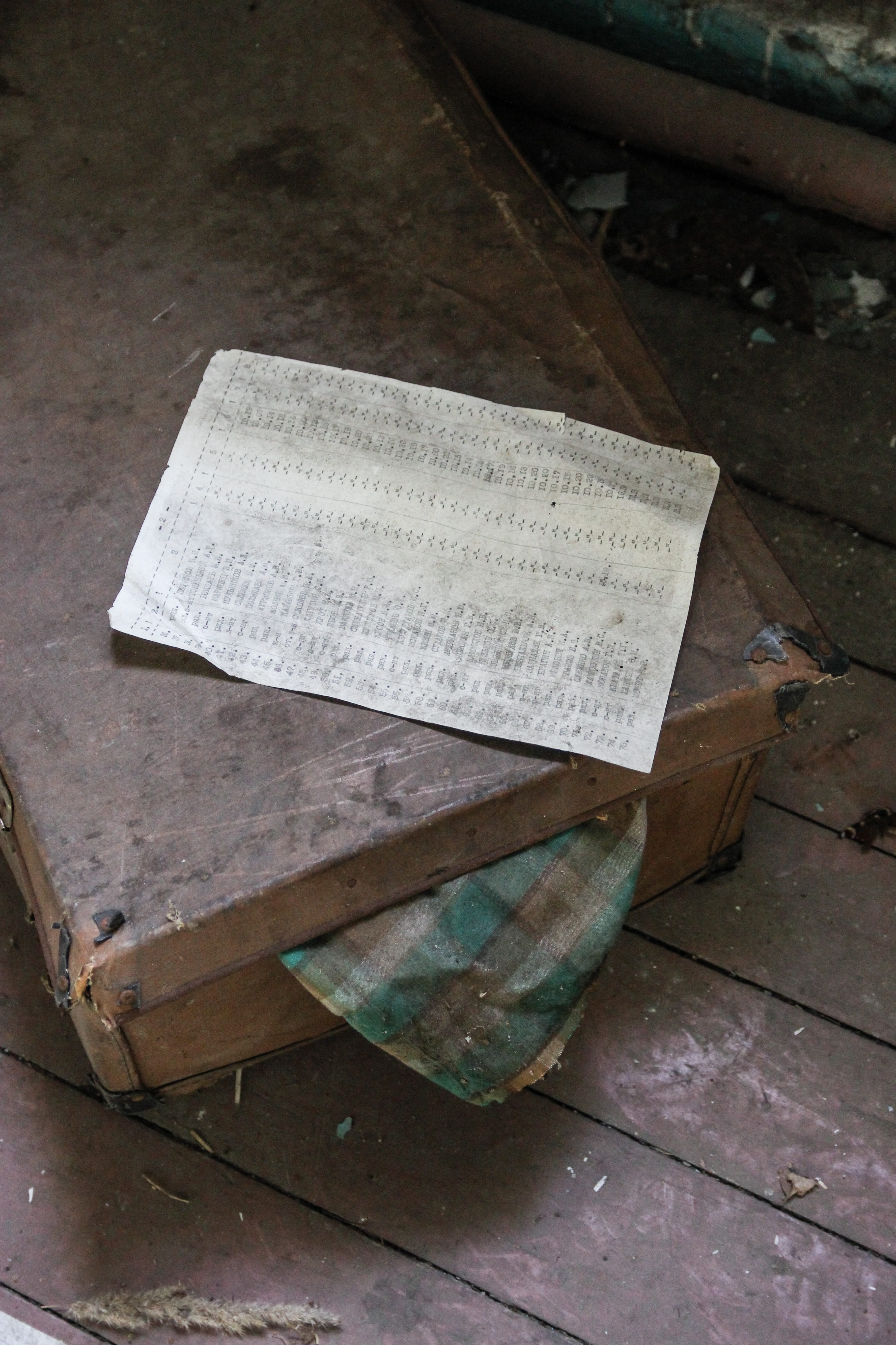 desk, paper, crate, run-down, furniture, close-up, floor, flagstone, home decor, germany, wood - material, damaged, sheet, vogelsang, sheet music, high angle view, Phone HD Wallpaper
