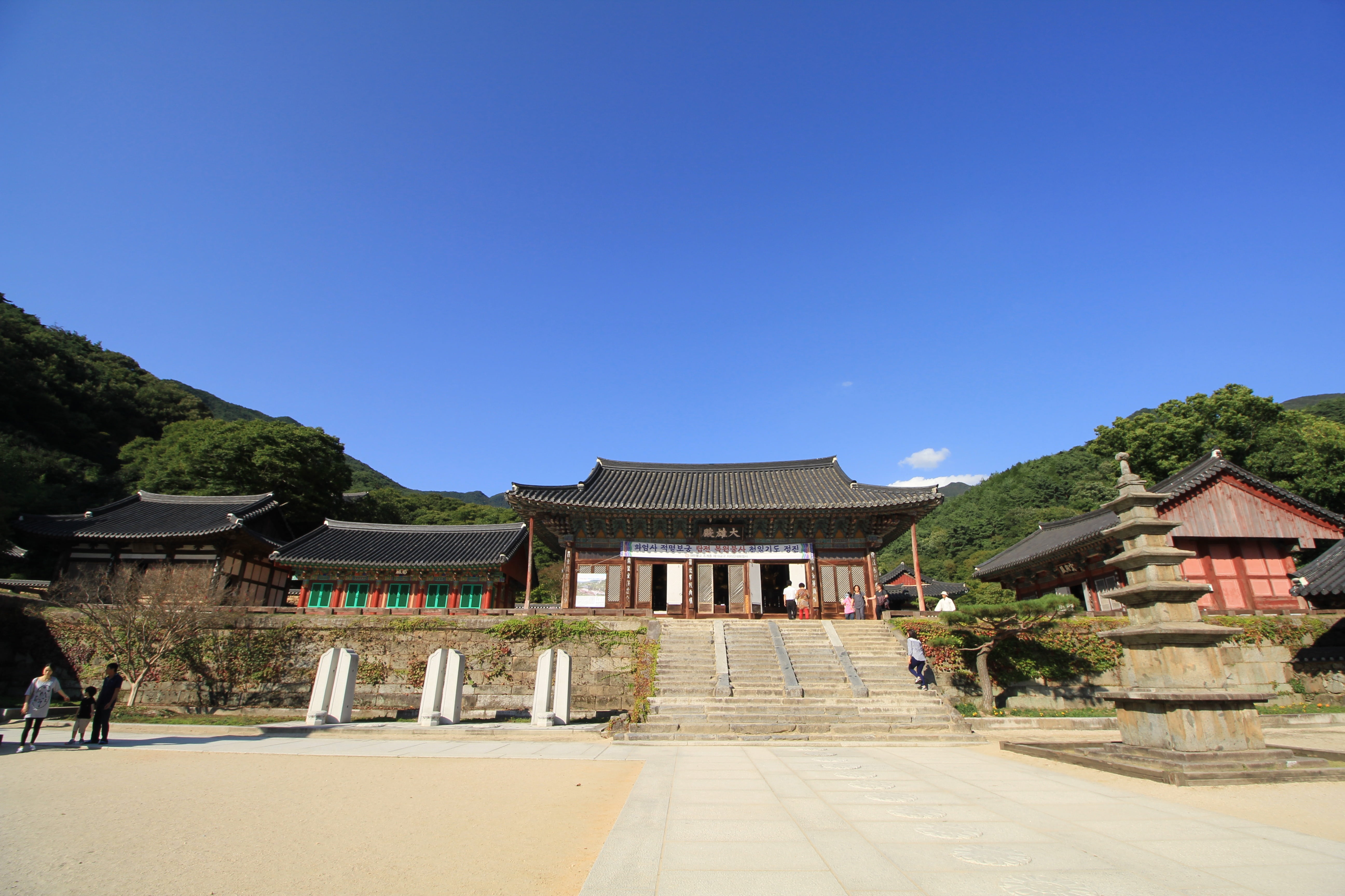 copy space, gurye, blue, no people, house, travel, roof, section, outdoors, tourism, nature, korea, built structure, sky, building exterior, the past, religion, HD Wallpaper
