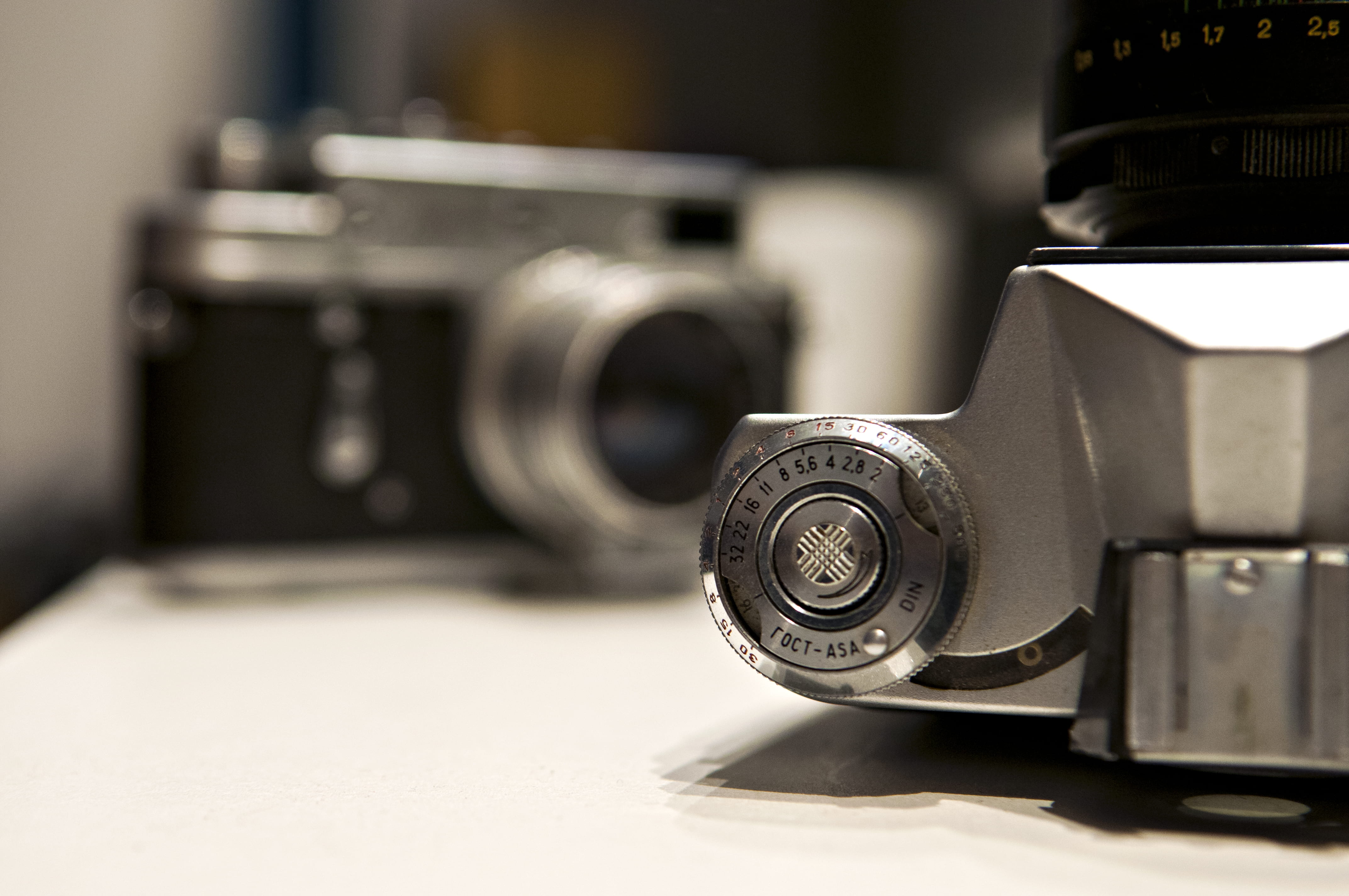 technology, no people, camera, antique, selective focus, single object, luxury, old, camera - photographic equipment, photography themes, photo, domestic room, HD Wallpaper