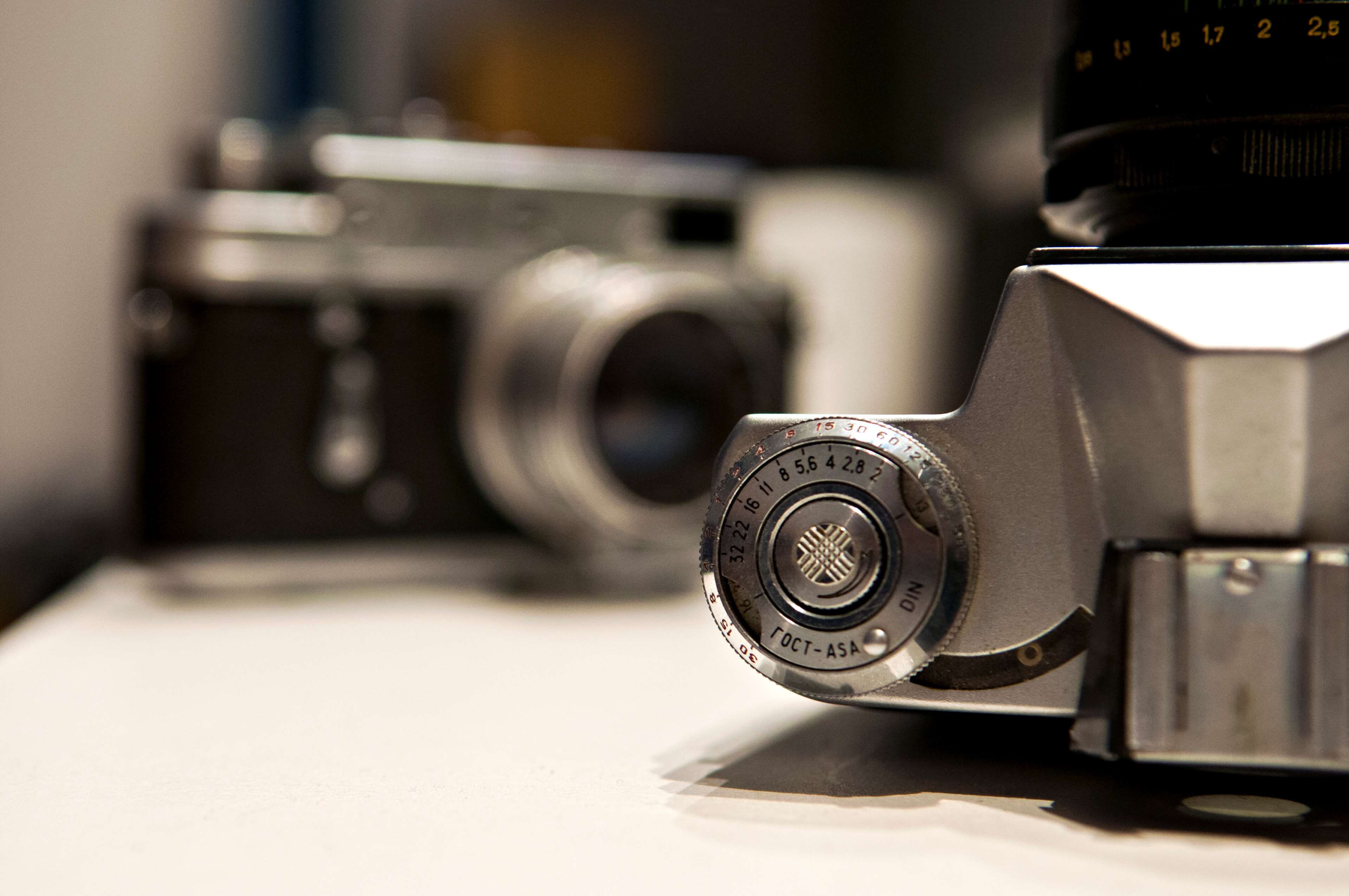 close-up, 4K, photography themes, camera - photographic equipment, closeup, focus on foreground, still life, nostalgia, vintage, camera, retro styled, HD Wallpaper