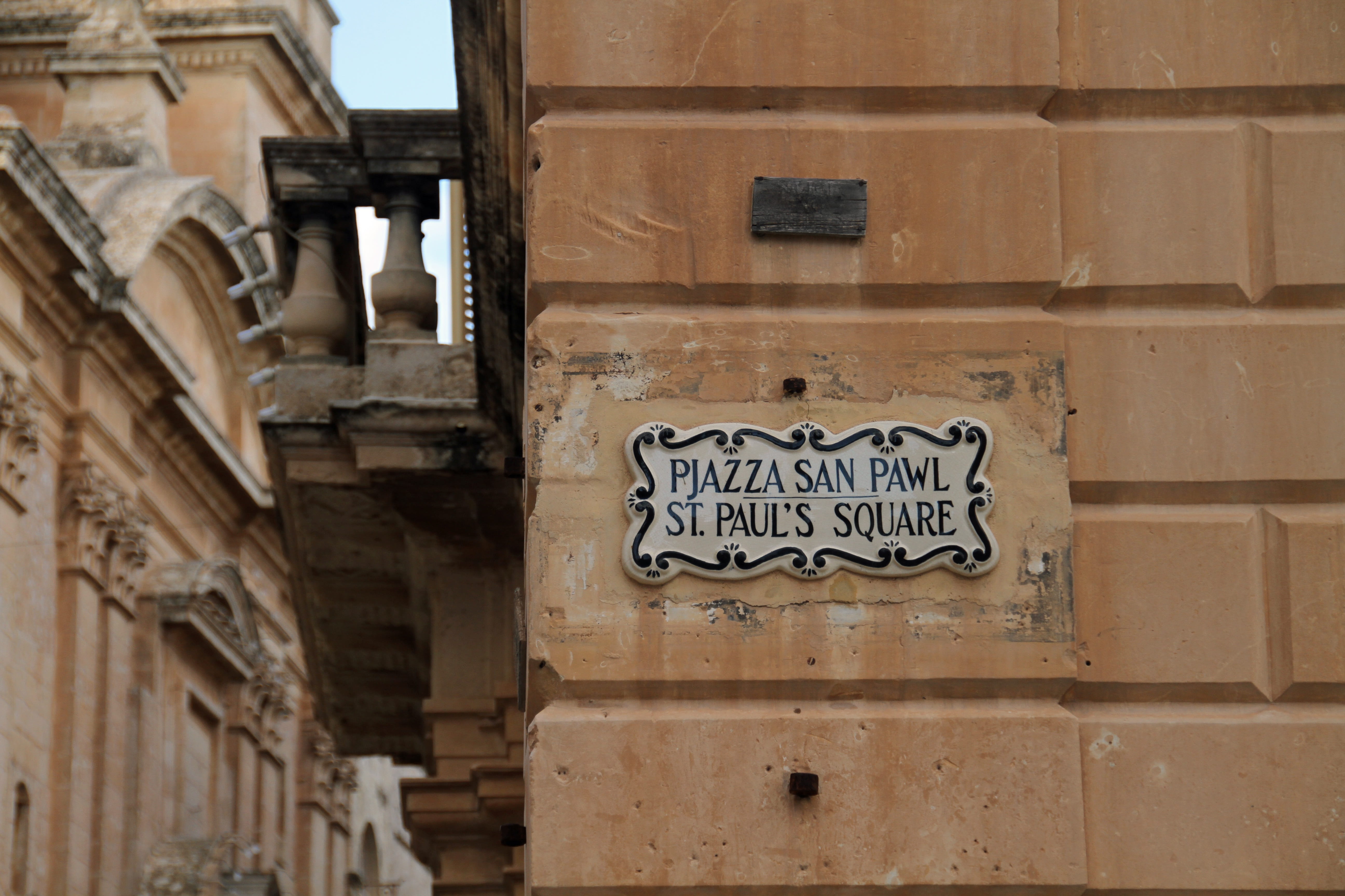 craft, tourism, building exterior, text, travel destinations, message, carving - craft product, history, no people, day, wall, street sign, name, architecture, HD Wallpaper