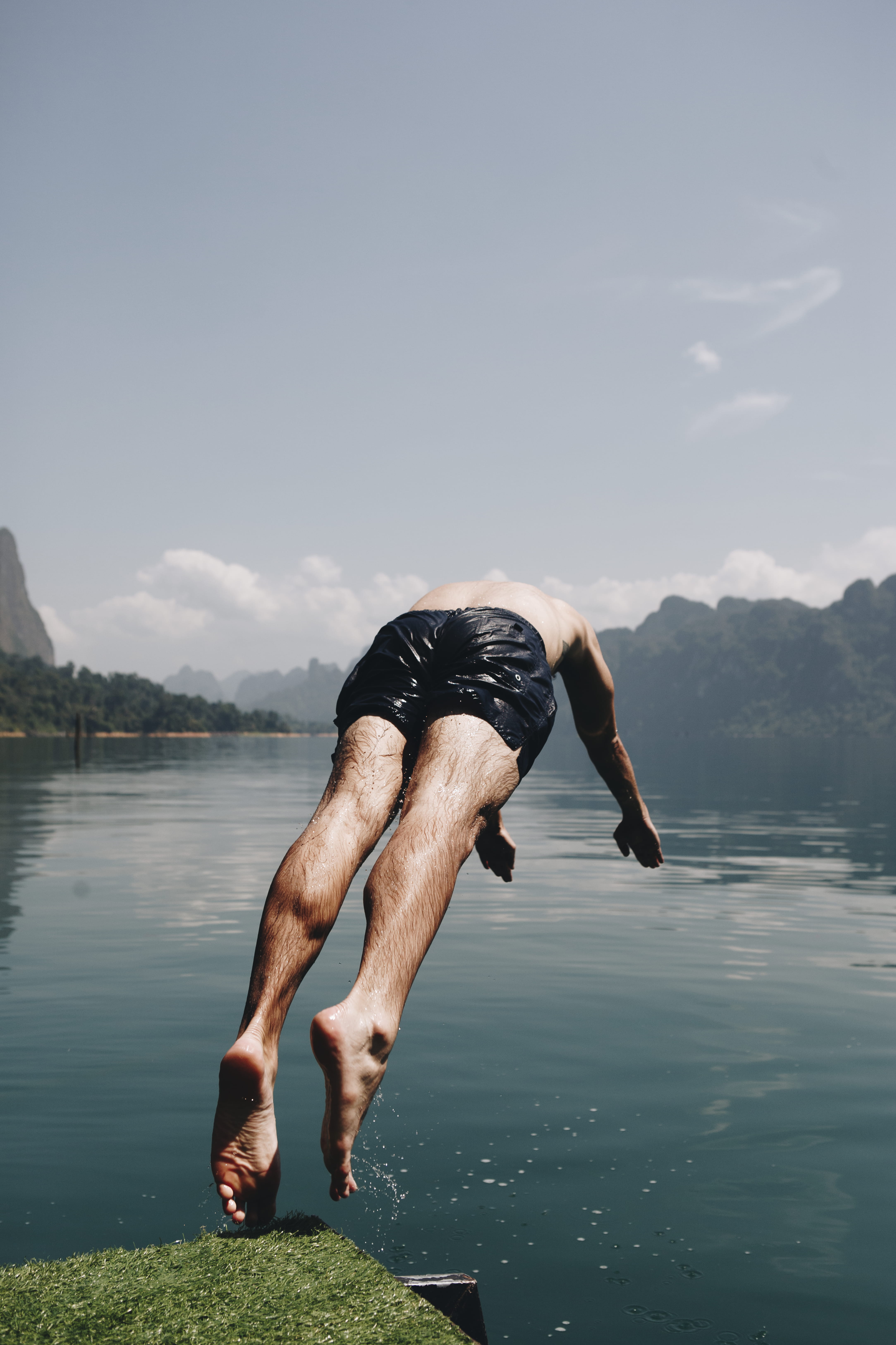 outdoors, lifestyles, thailand, summer, water, the Human Body, diving, people, relaxation, nature, young Adult, strength, wanderlust, westerner, ratchaprapha dam, Phone HD Wallpaper