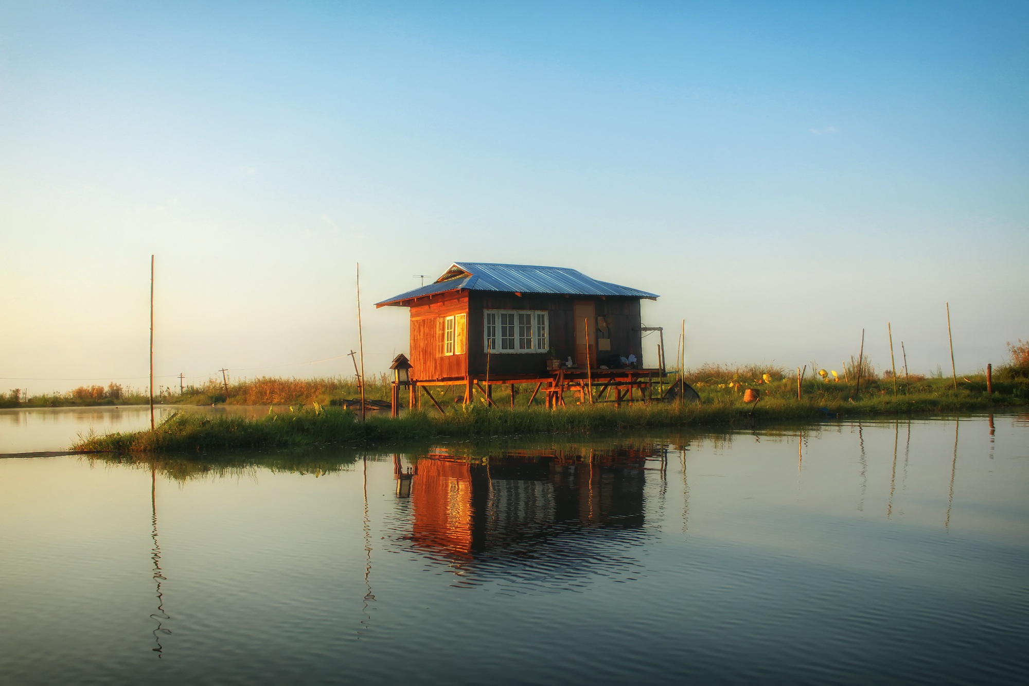 built structure, beauty in nature, lake, outdoors, home, tranquility, water, myanmar, reflections, inle lake, sky, clear sky, lakeside, day, waterfront, HD Wallpaper