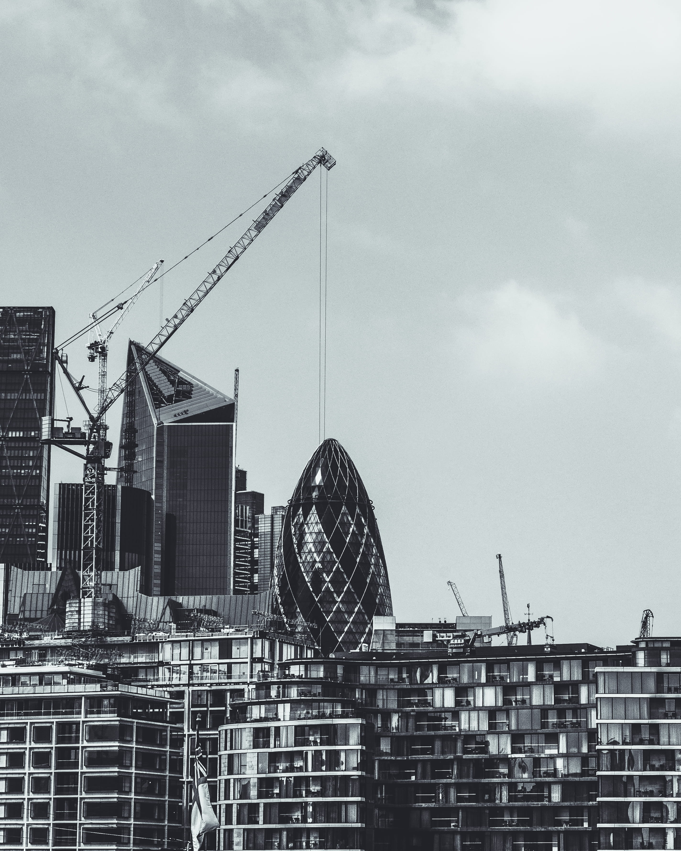 cloud - sky, the gerkhin, day, mary, cloudy, constriction crane, office building exterior, construction site, low angle view, built structure, near, construction equipment, Phone HD Wallpaper