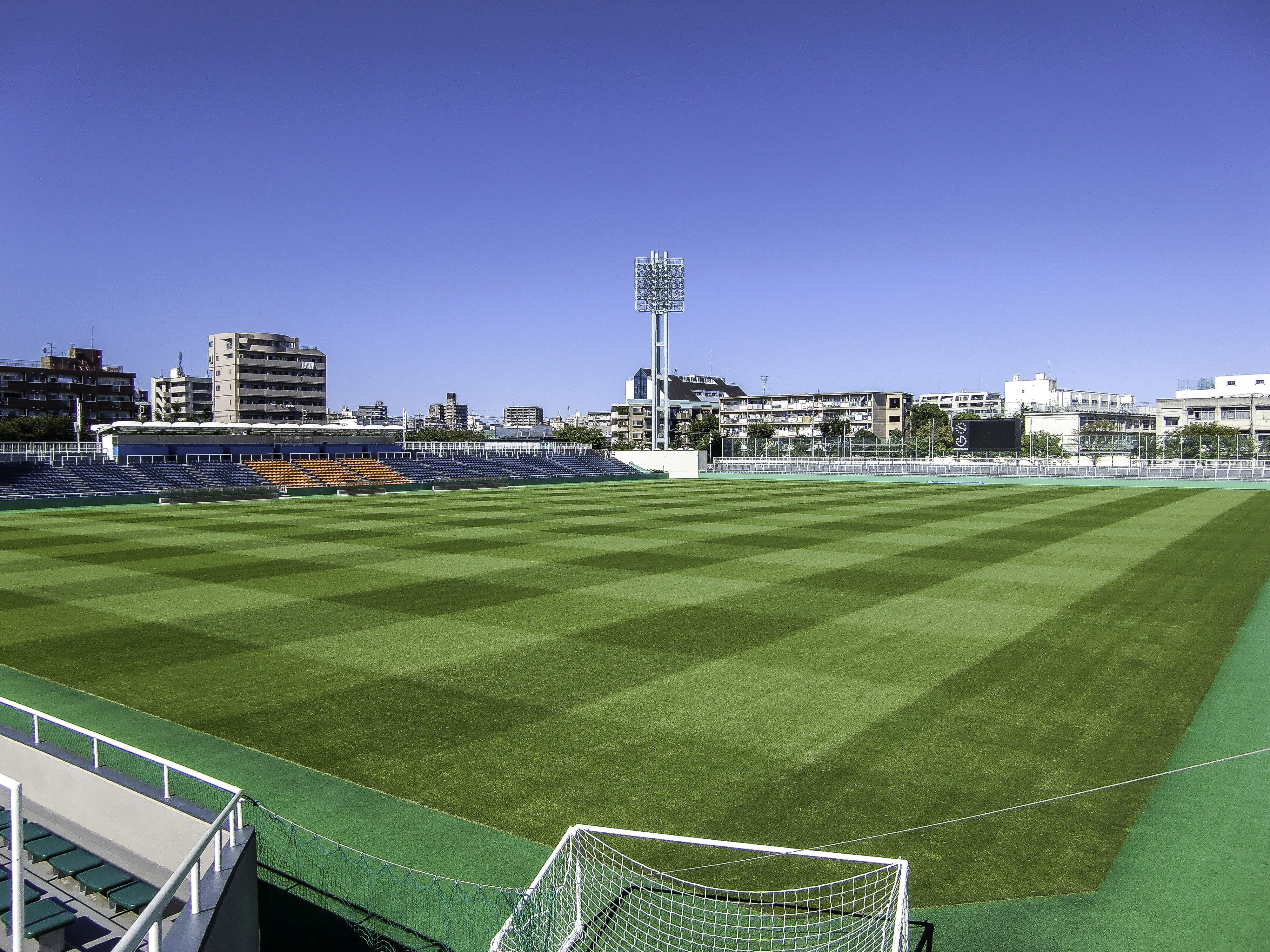 Japan, plant, sunny, soccer, golf, nature, tokyo, competitive Sport, japan, clear sky, stadium, 4K, no people, grass, Nishigaoka National Stadium, building exterior, HD Wallpaper