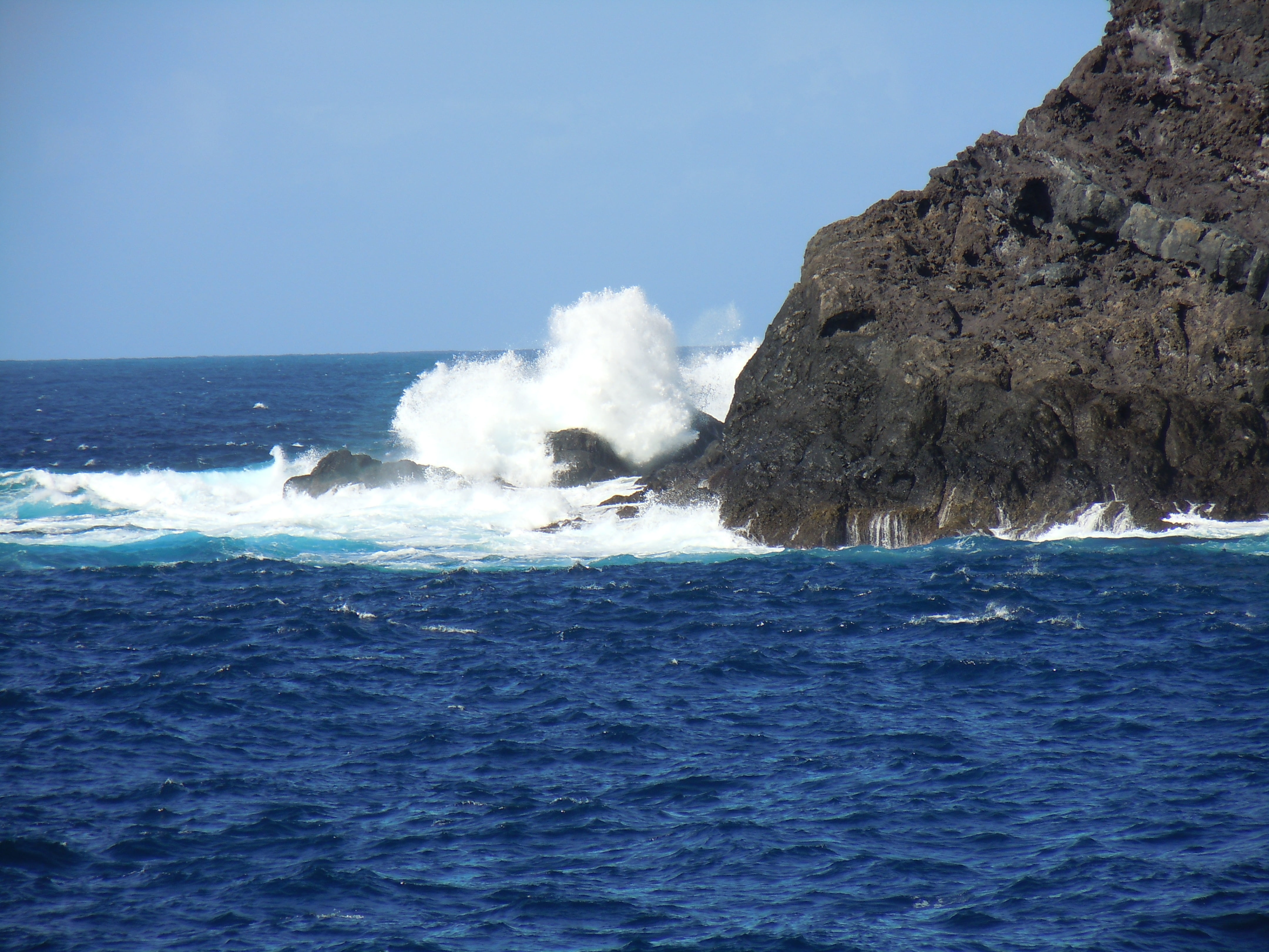 power, no people, sky, rock - object, nature, espane, hitting, water, rock, waterfront, clear sky, ocean, 4K, motion, tenerife, scum, beauty in nature, HD Wallpaper