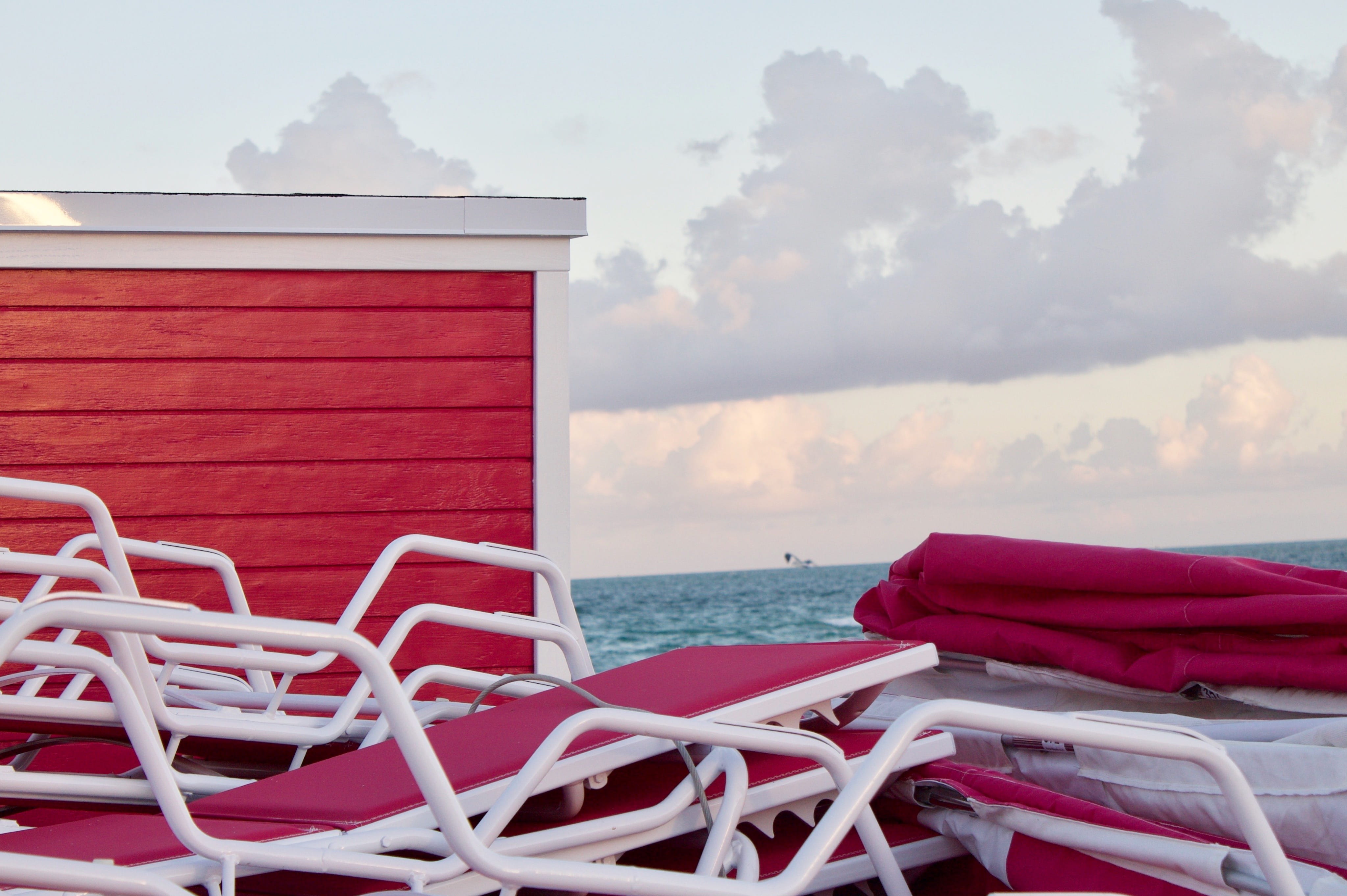 red, building exterior, no people, cloud - sky, united states, outdoors, land, horizon over water, washington, 4500 macarthur blvd nw, absence, chair, sky, HD Wallpaper