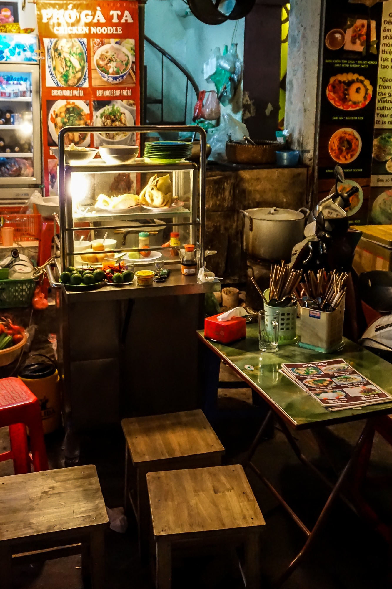 container, food and drink, table, 1080P, travel, lifestyle, market, commercial kitchen, vendor, household equipment, large group of objects, absence, night, Phone HD Wallpaper