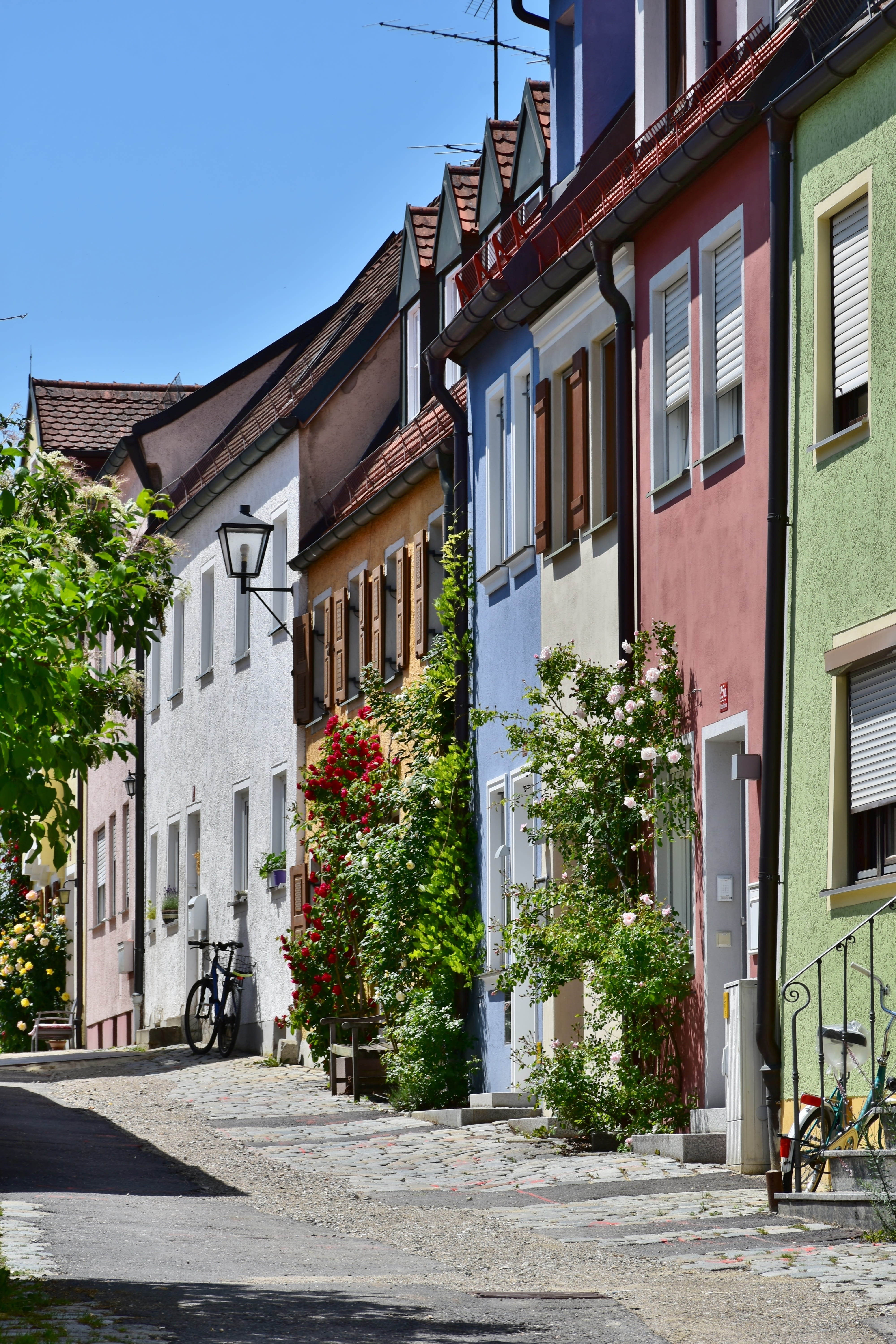 nature, colorful, daytime, homes, nostalgia, alley, on the go, bike, outdoors, pretty, leaning, plant, day, travel, architecture, summer, house, window, Phone HD Wallpaper